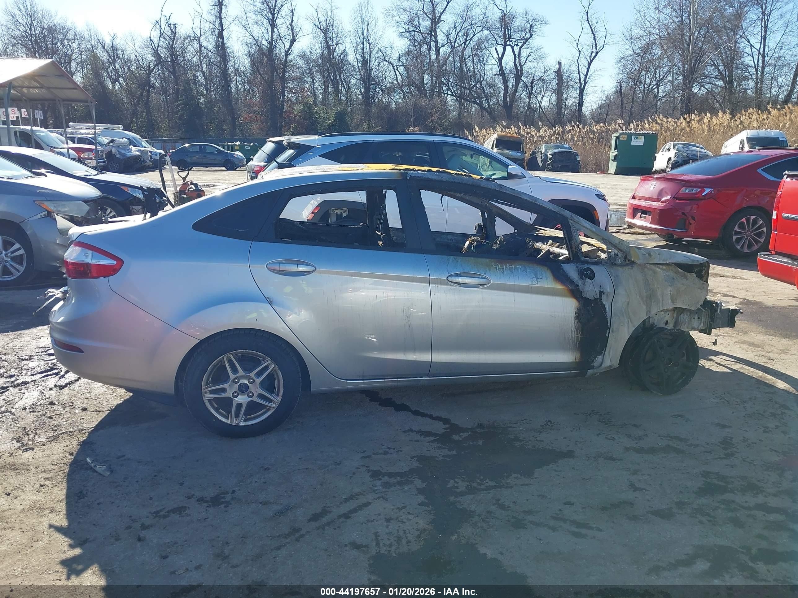 2019 Ford Fiesta Se Silver vin: 3FADP4BJ2KM147369