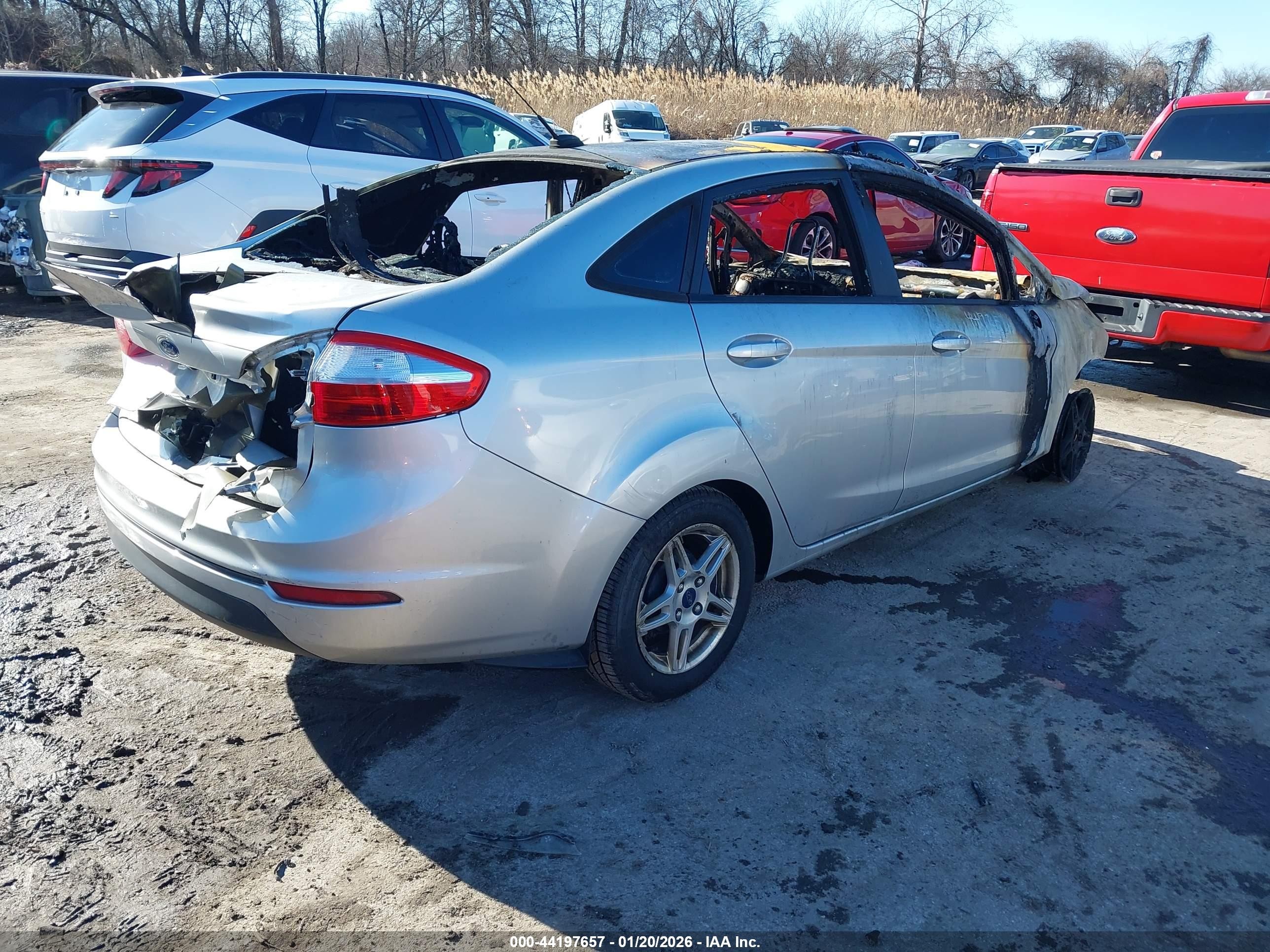 2019 Ford Fiesta Se Silver vin: 3FADP4BJ2KM147369