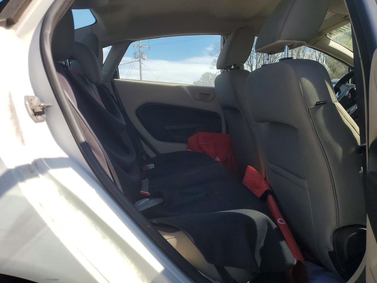 2011 Ford Fiesta Se White vin: 3FADP4BJ3BM111187