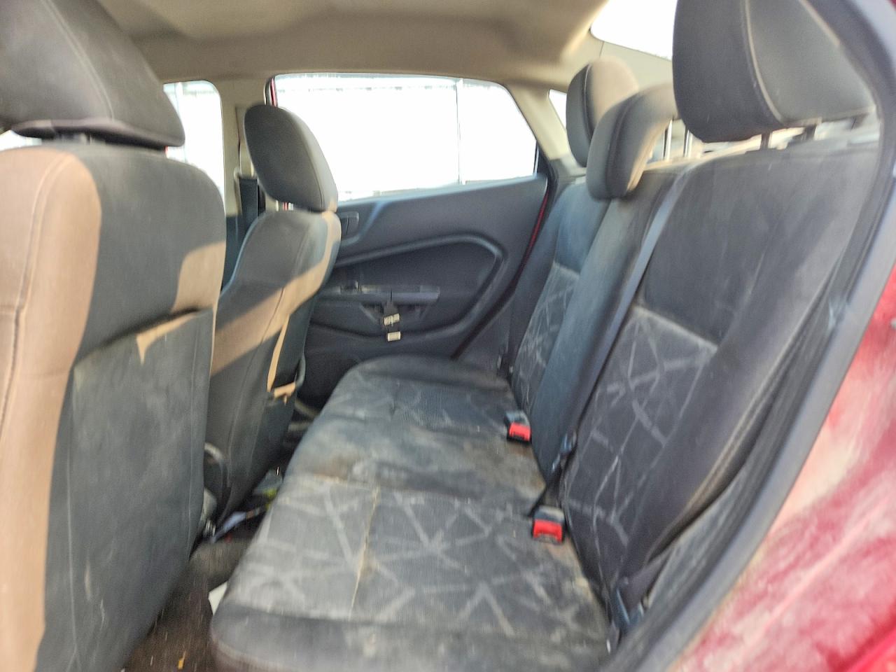 2011 Ford Fiesta Se Красный vin: 3FADP4BJ3BM131245