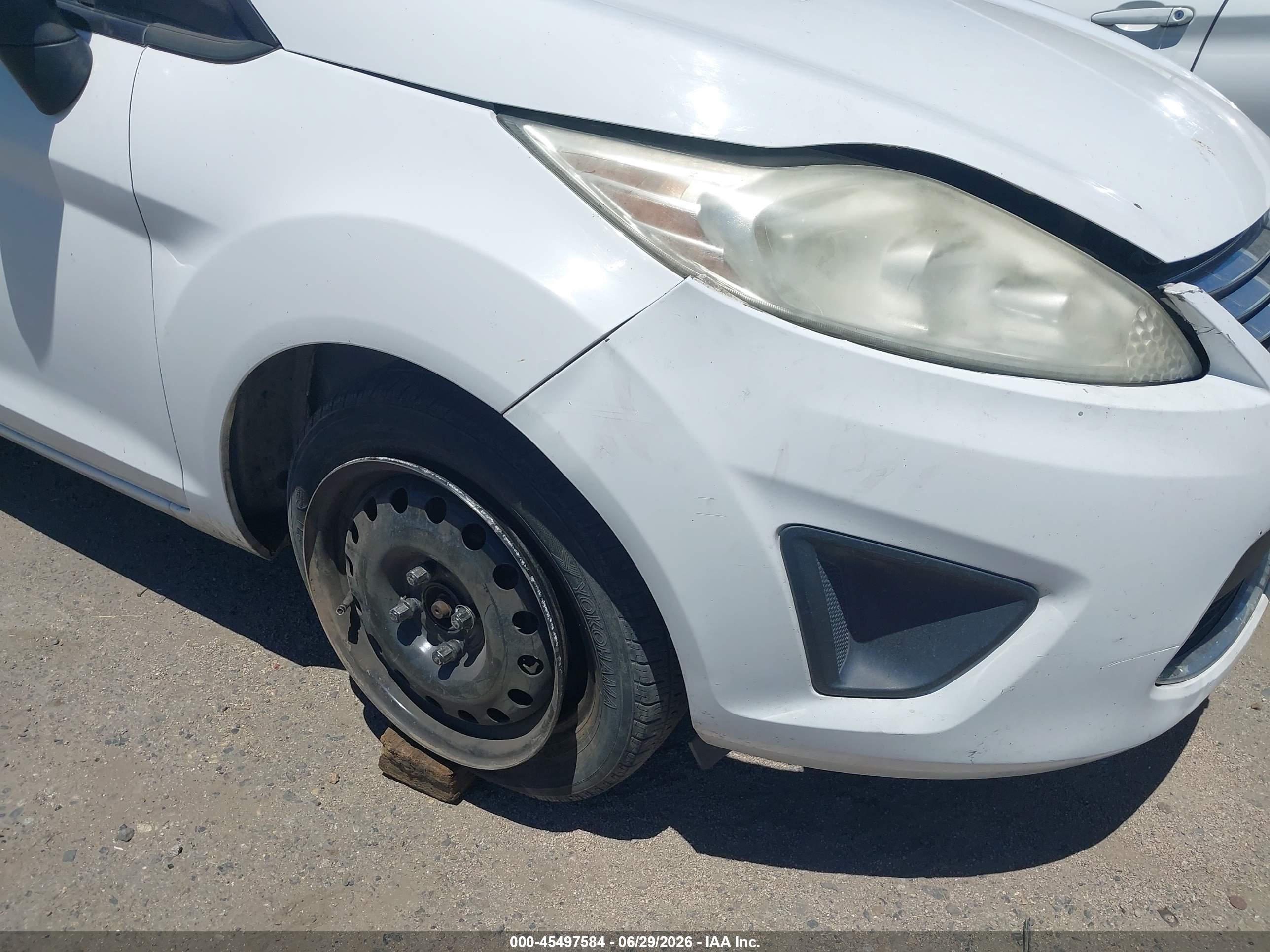 2011 Ford Fiesta Se Белый vin: 3FADP4BJ3BM204971