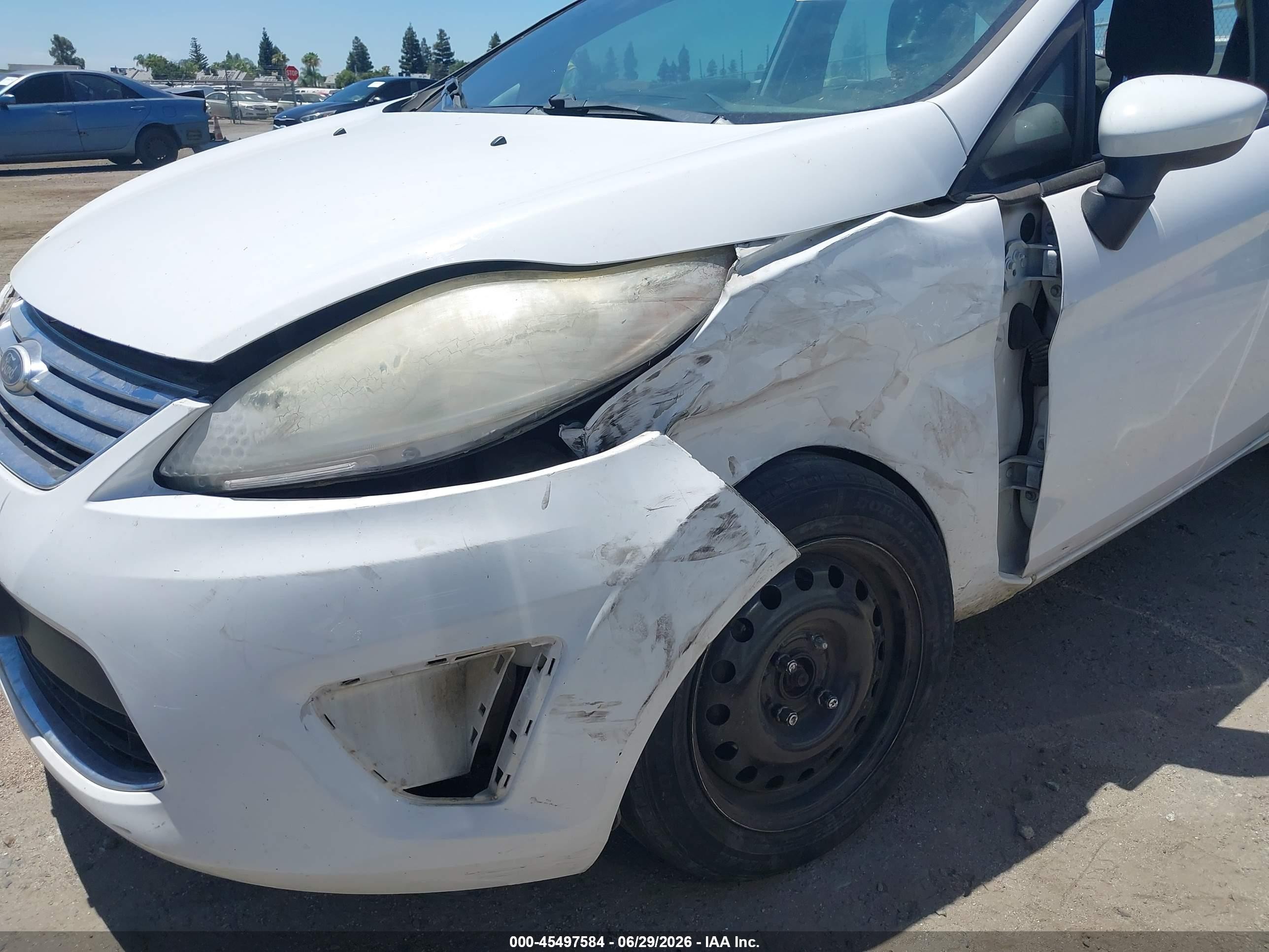 2011 Ford Fiesta Se Белый vin: 3FADP4BJ3BM204971