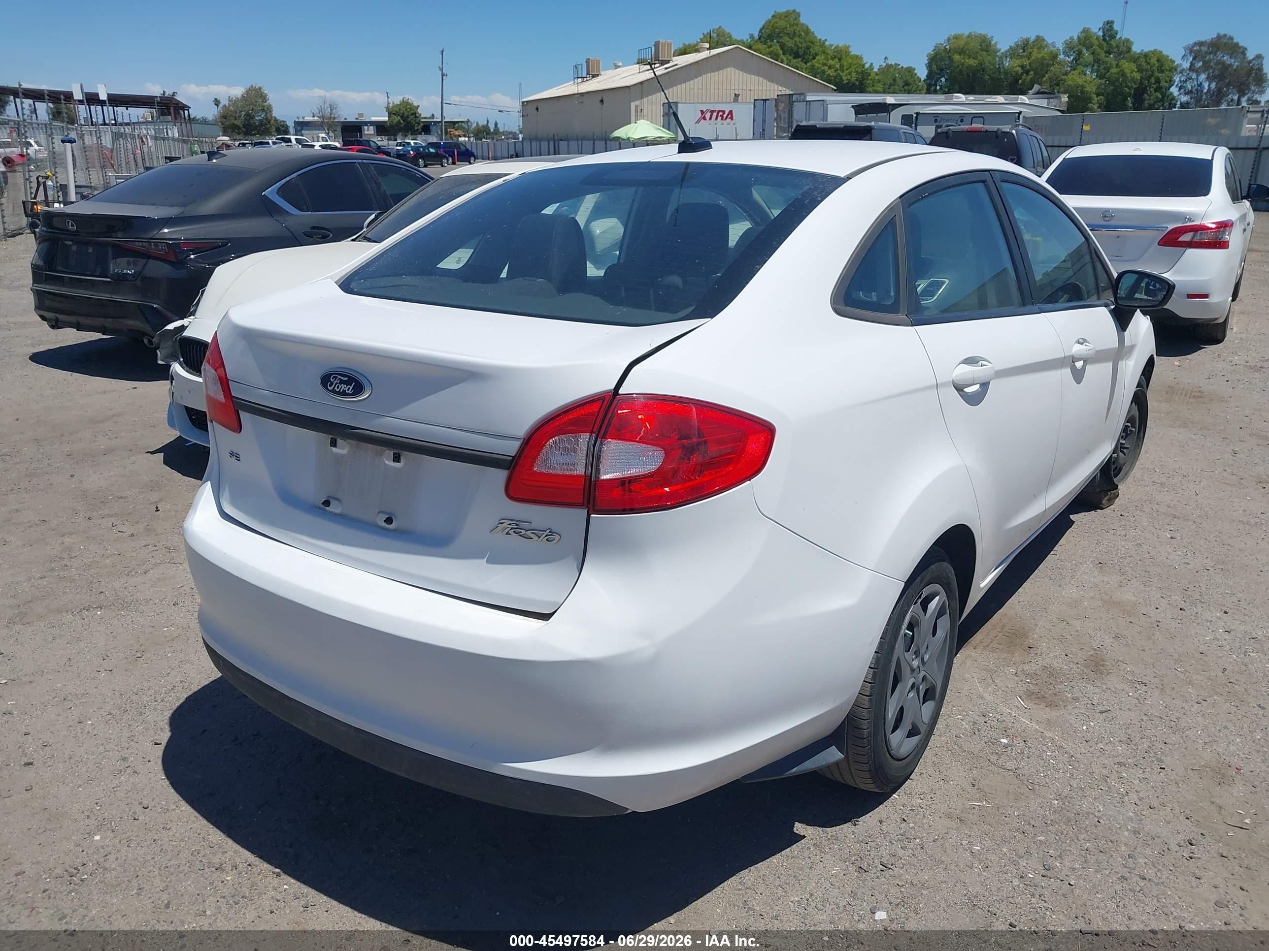 2011 Ford Fiesta Se Белый vin: 3FADP4BJ3BM204971