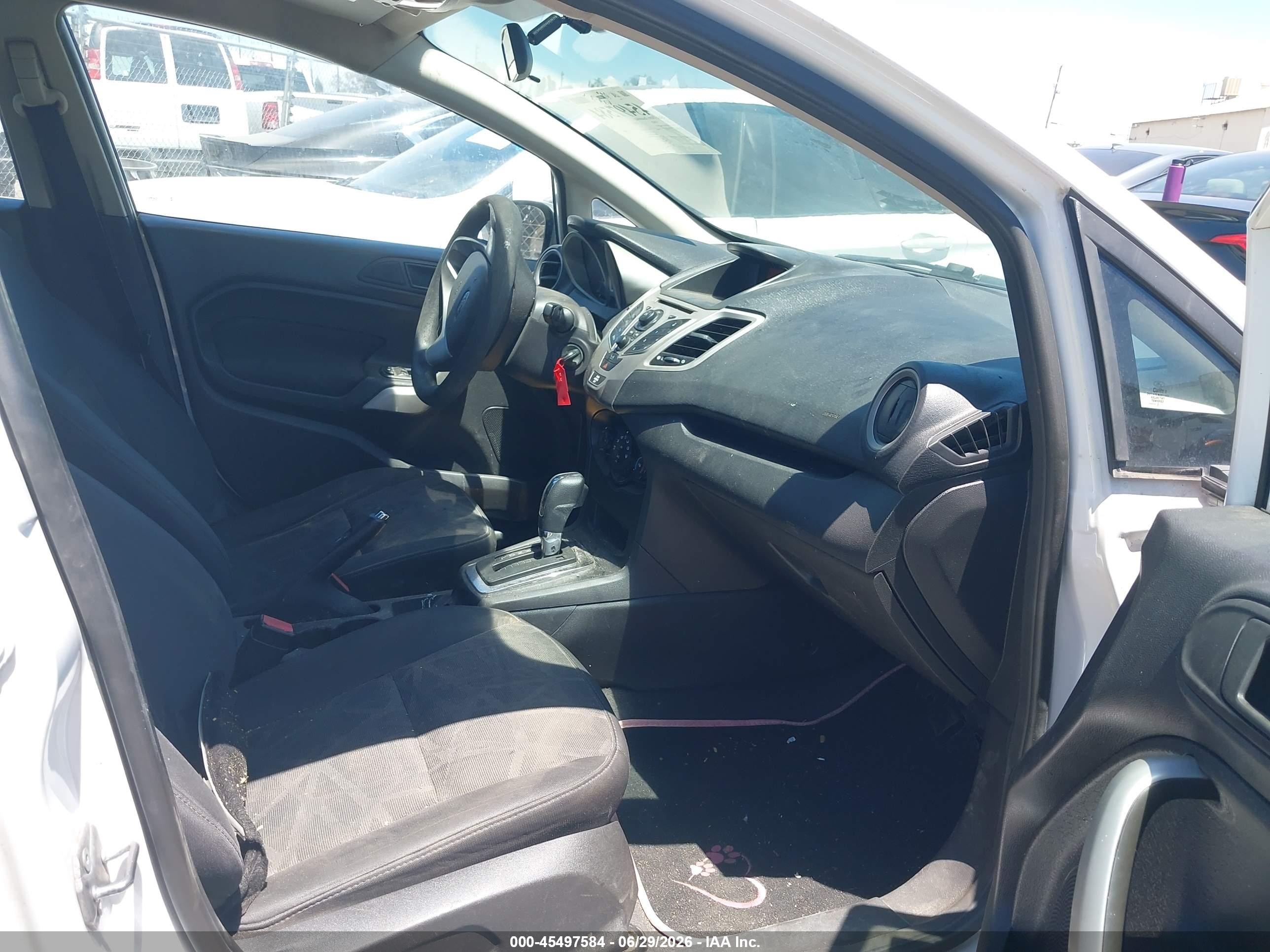 2011 Ford Fiesta Se Белый vin: 3FADP4BJ3BM204971