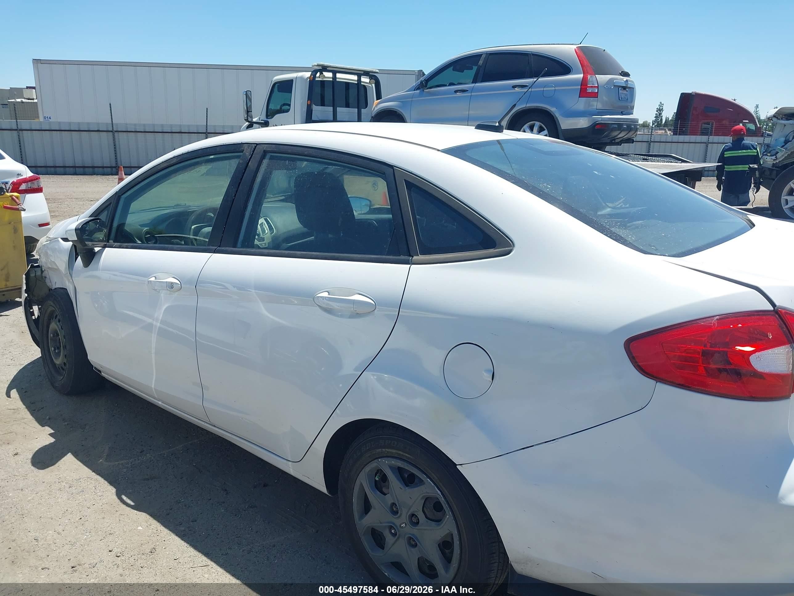 2011 Ford Fiesta Se Белый vin: 3FADP4BJ3BM204971