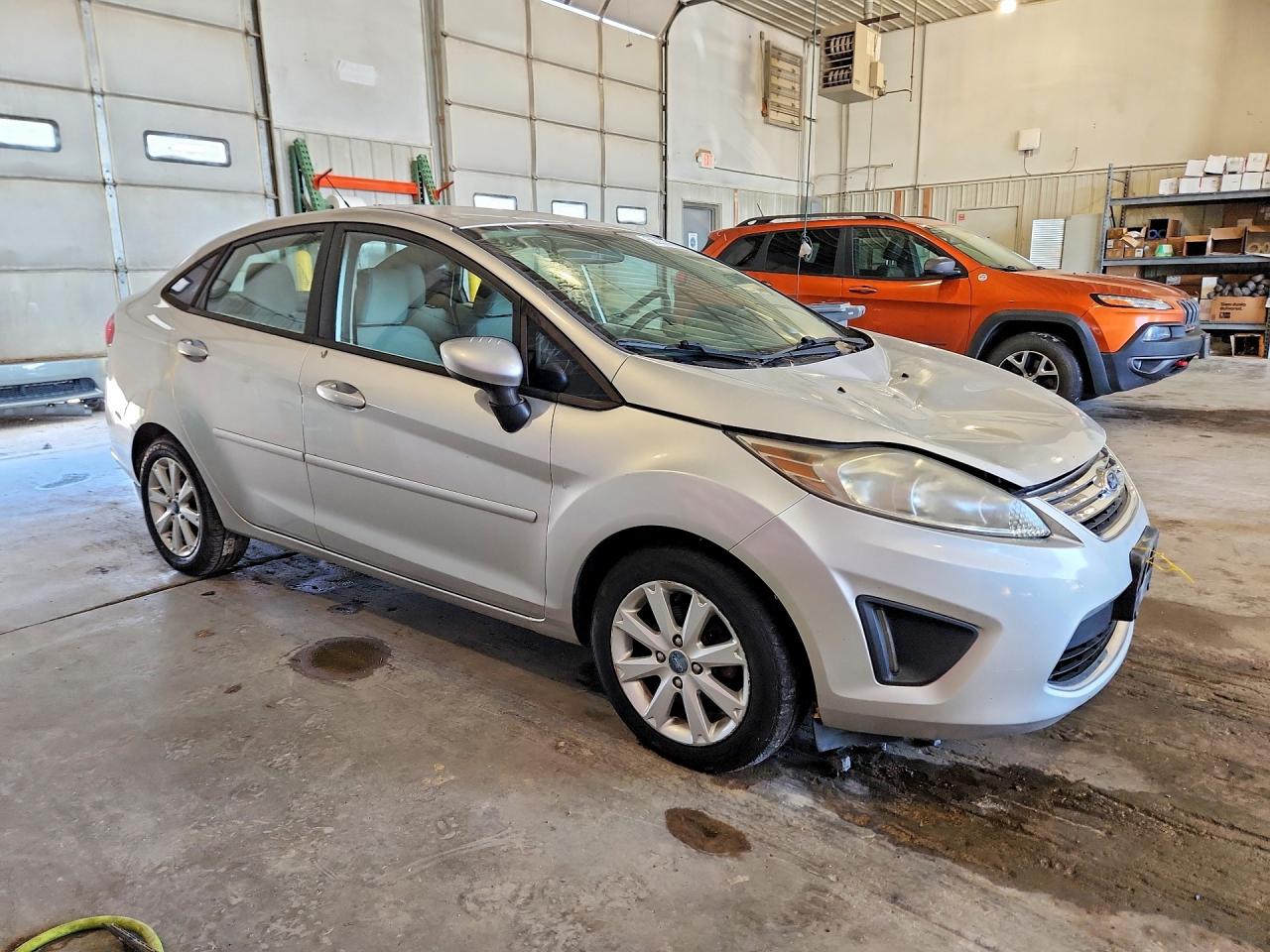 2011 Ford Fiesta Se Silver vin: 3FADP4BJ3BM212536