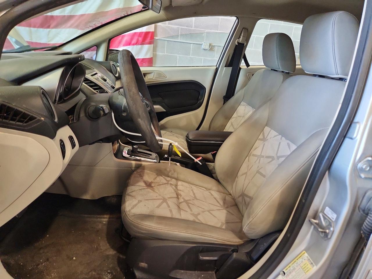 2011 Ford Fiesta Se Silver vin: 3FADP4BJ3BM212536