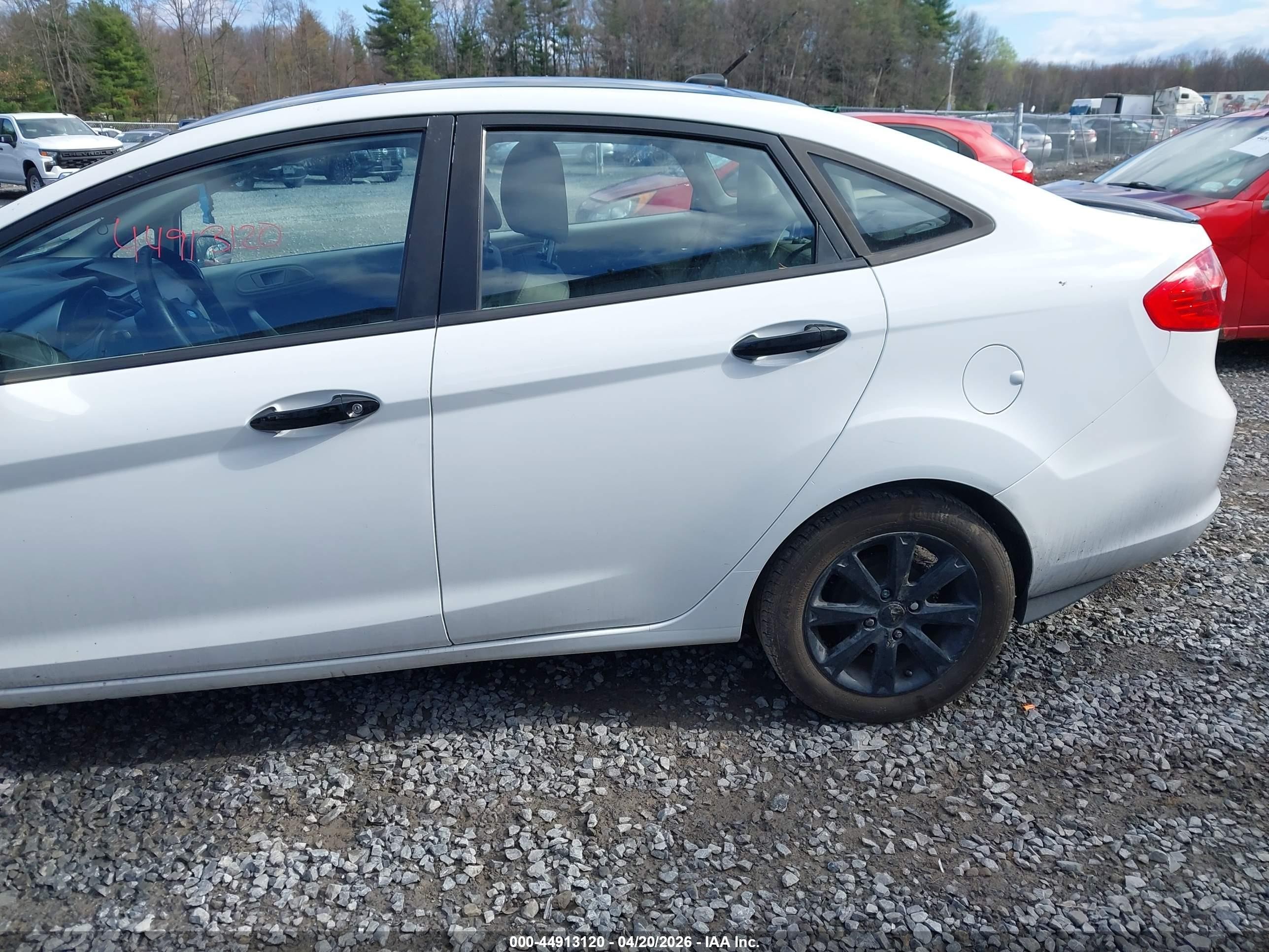 2013 Ford Fiesta Se White vin: 3FADP4BJ3DM170713