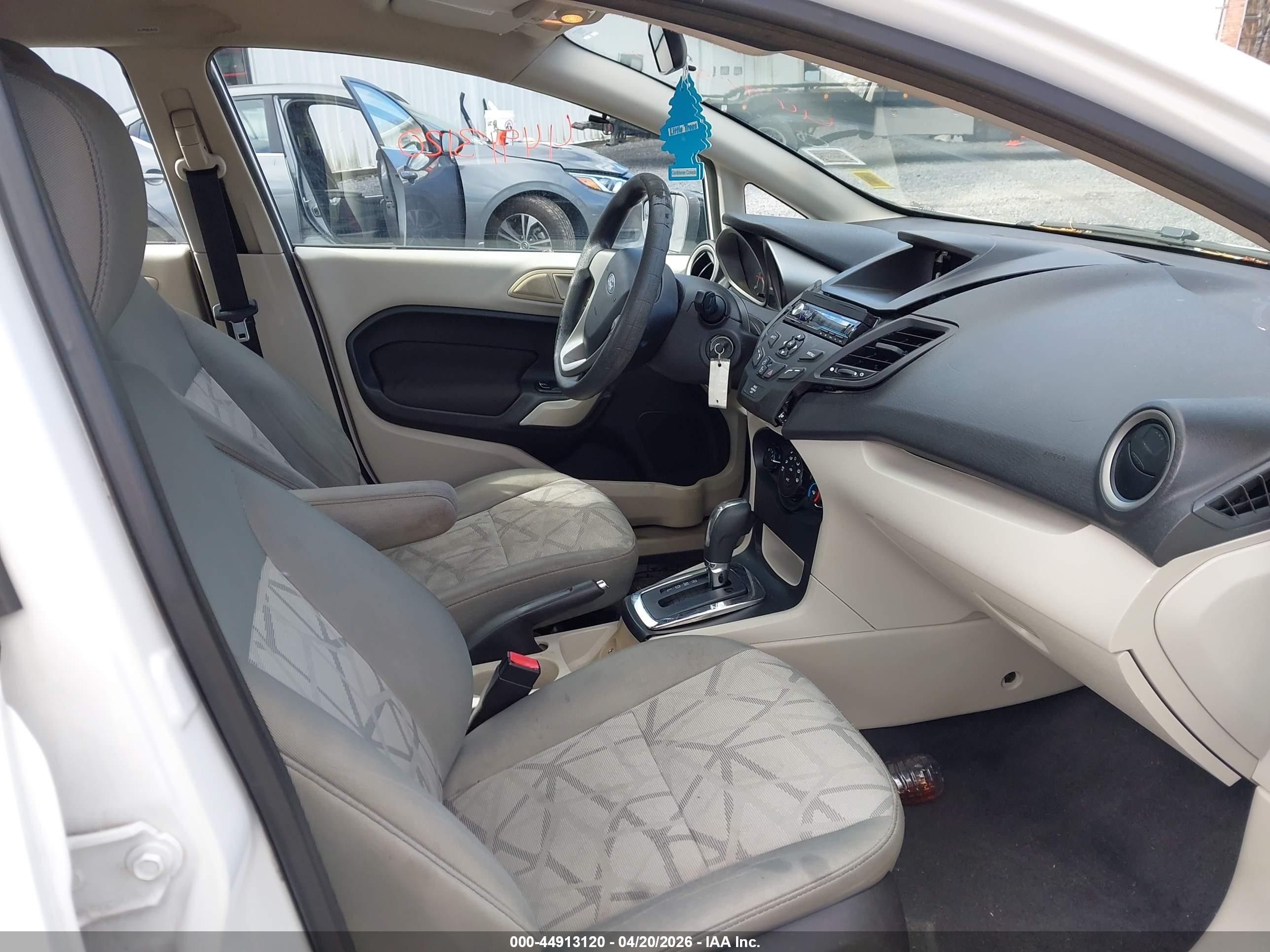 2013 Ford Fiesta Se White vin: 3FADP4BJ3DM170713