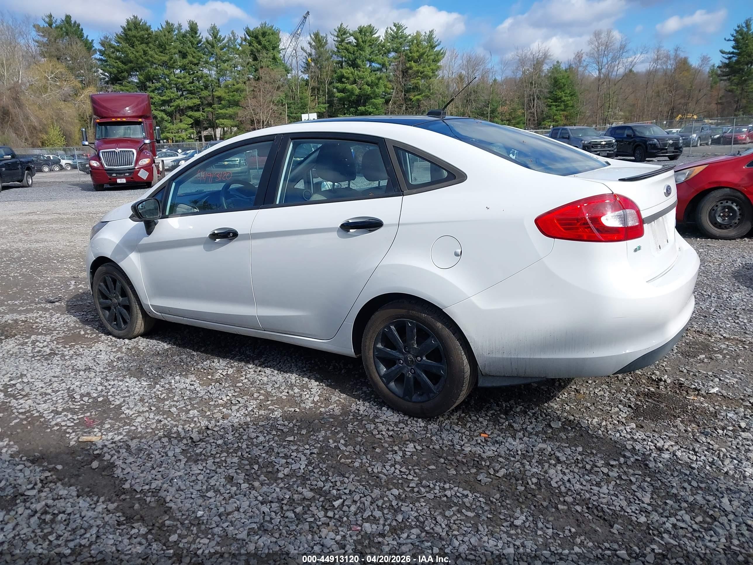 2013 Ford Fiesta Se White vin: 3FADP4BJ3DM170713