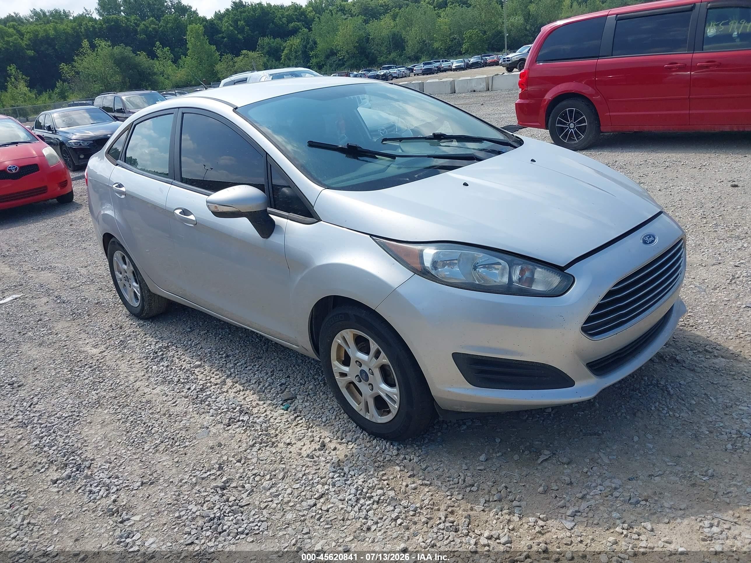 2014 Ford Fiesta Se Серебряный vin: 3FADP4BJ3EM163052