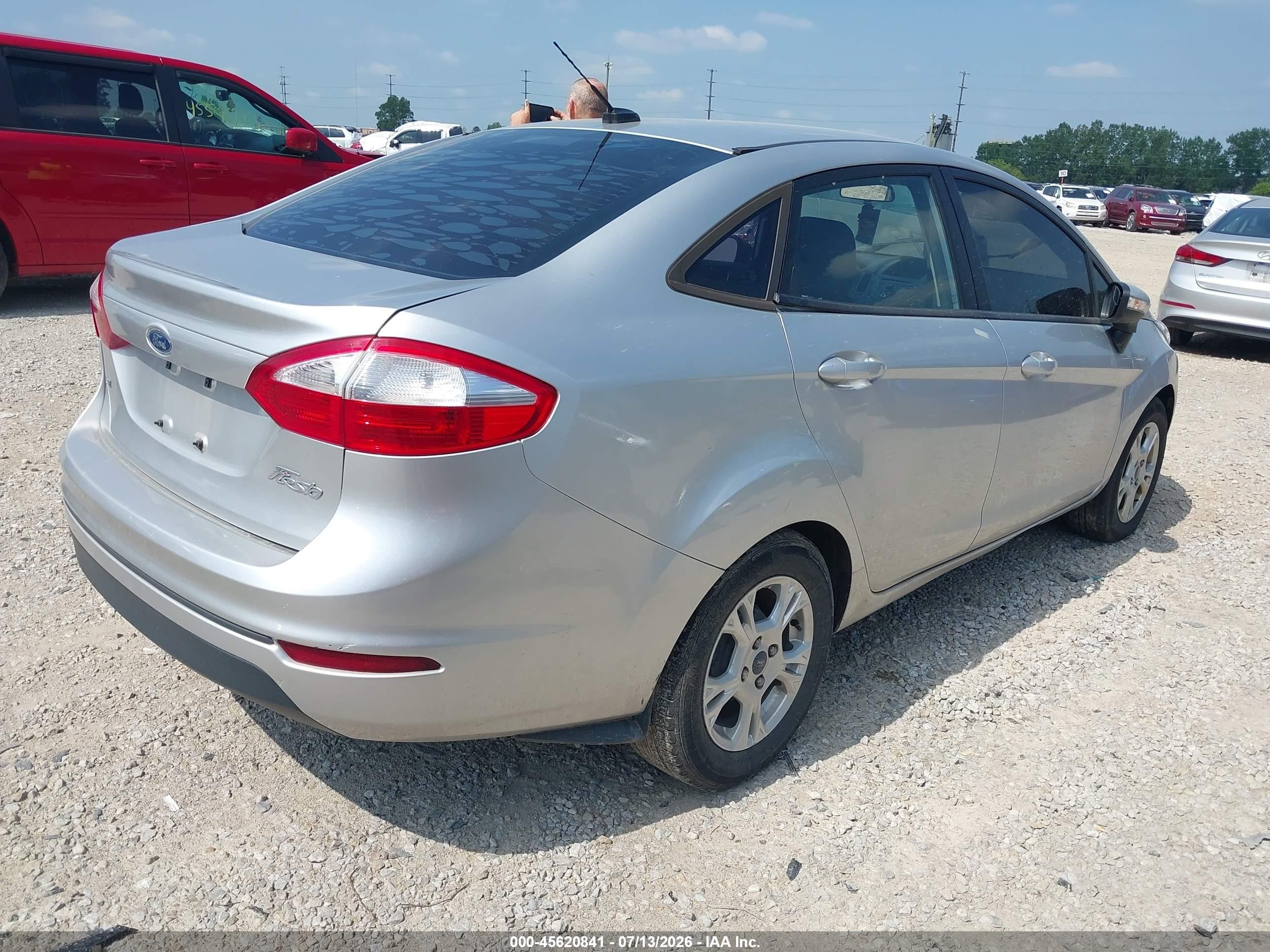 2014 Ford Fiesta Se Серебряный vin: 3FADP4BJ3EM163052
