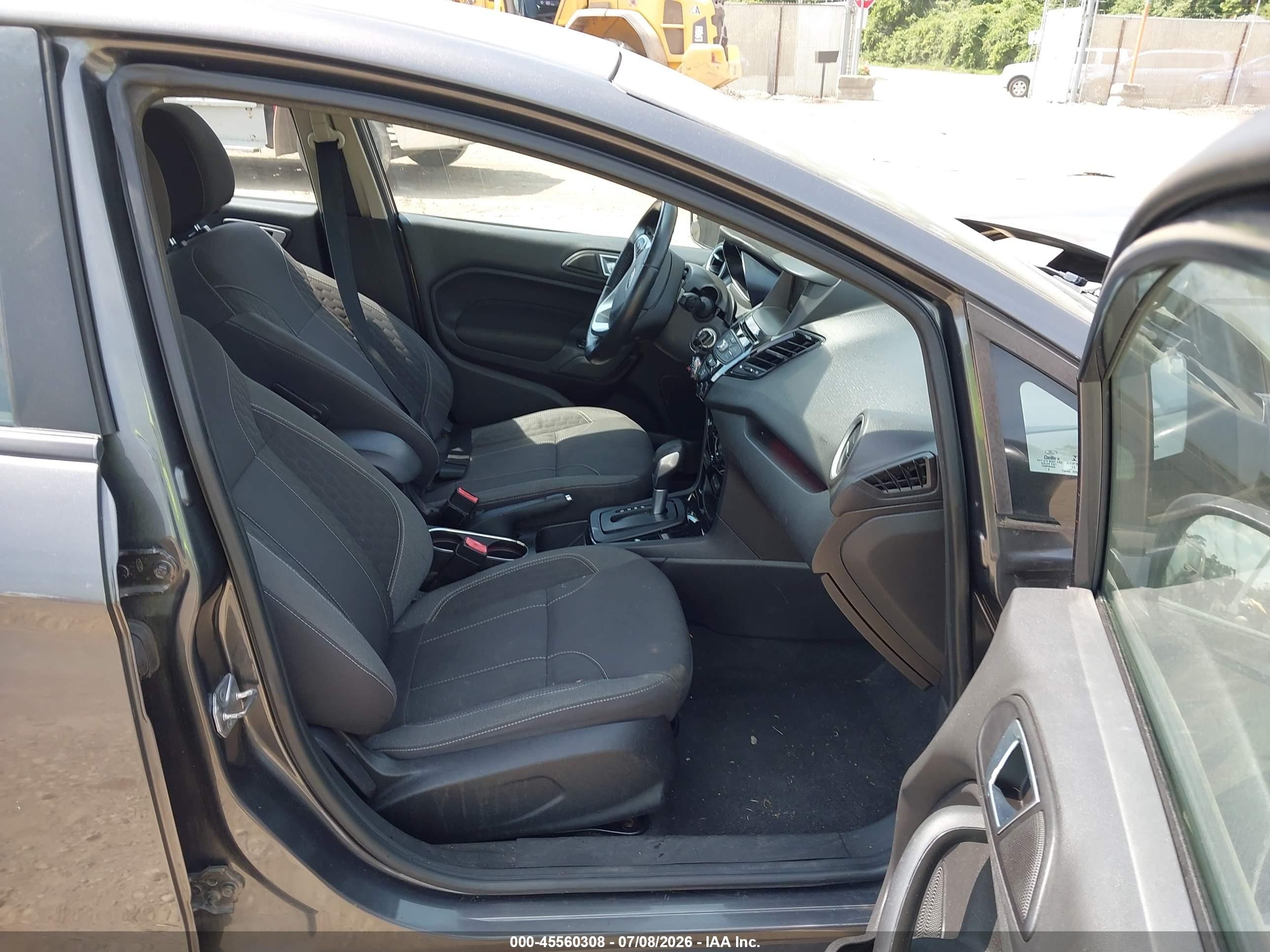 2015 Ford Fiesta Se Серый vin: 3FADP4BJ3FM107498
