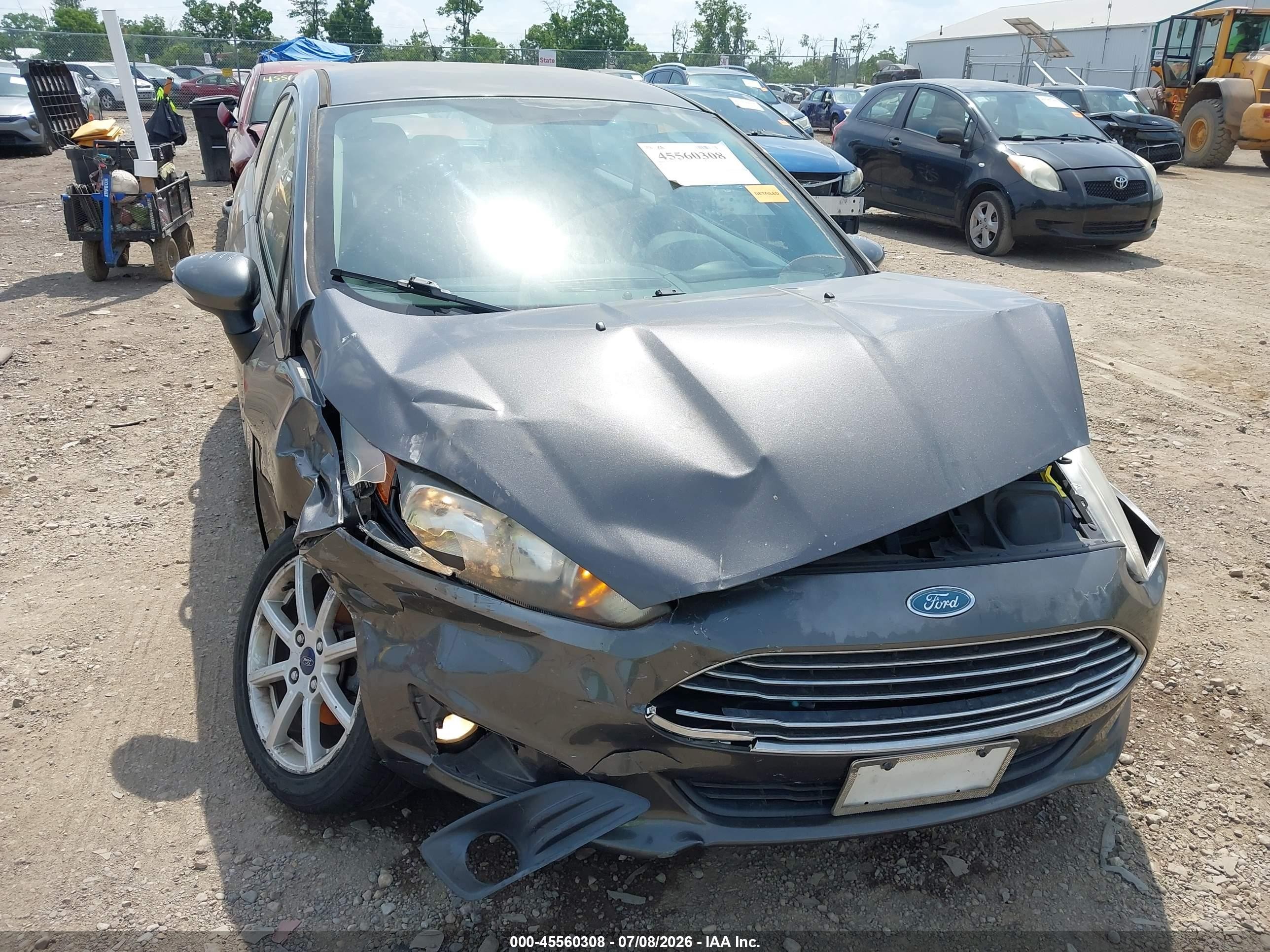 2015 Ford Fiesta Se Серый vin: 3FADP4BJ3FM107498