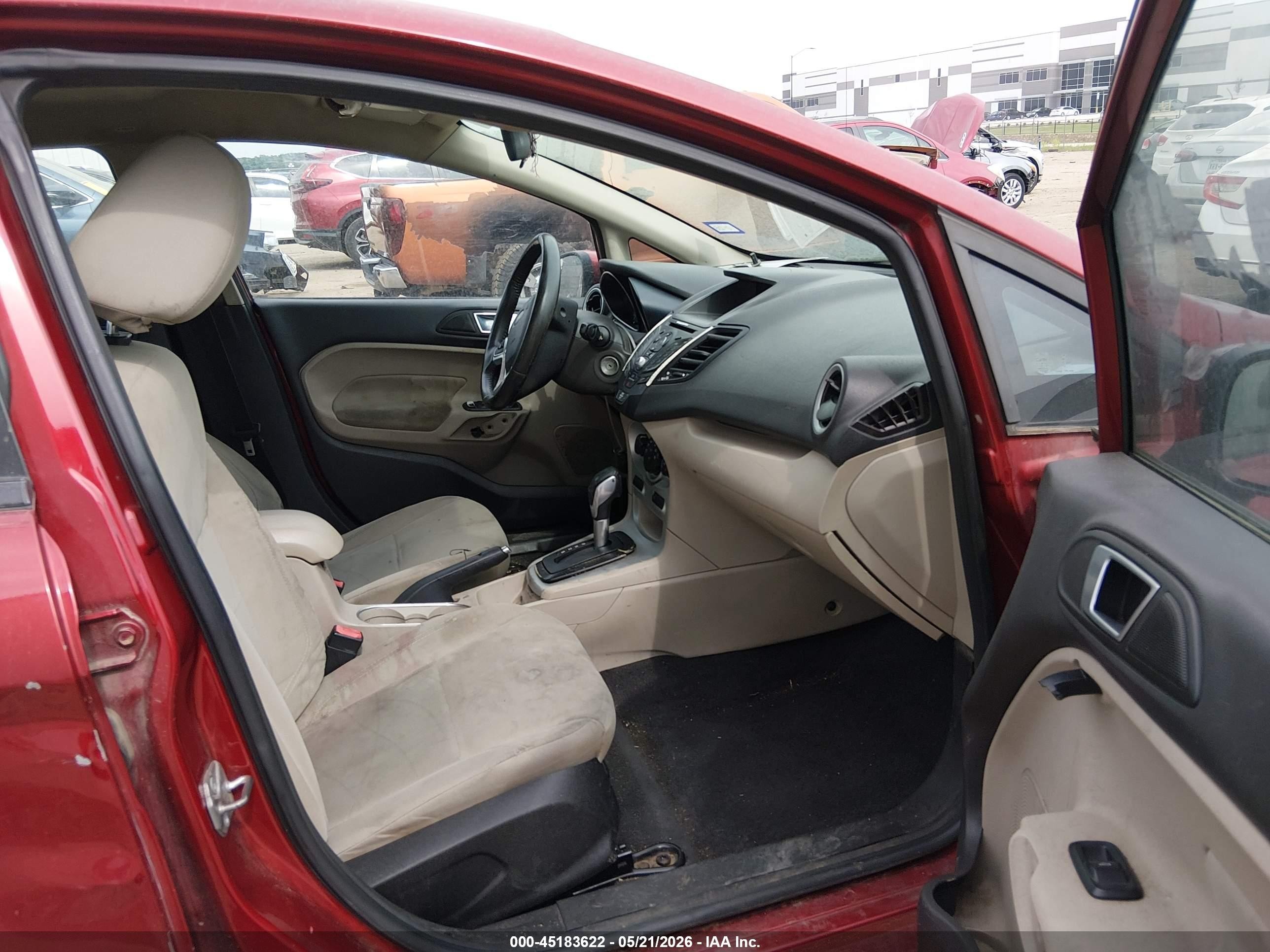 2015 Ford Fiesta Se Red vin: 3FADP4BJ3FM110515