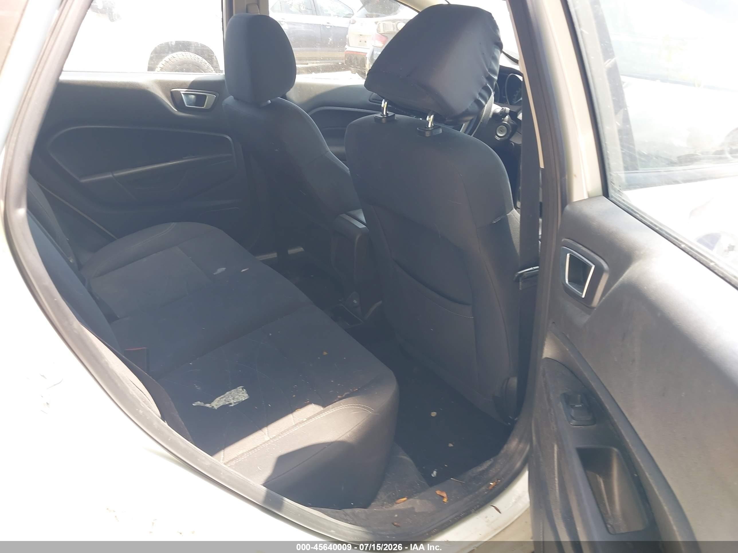 2015 Ford Fiesta Se White vin: 3FADP4BJ3FM114838