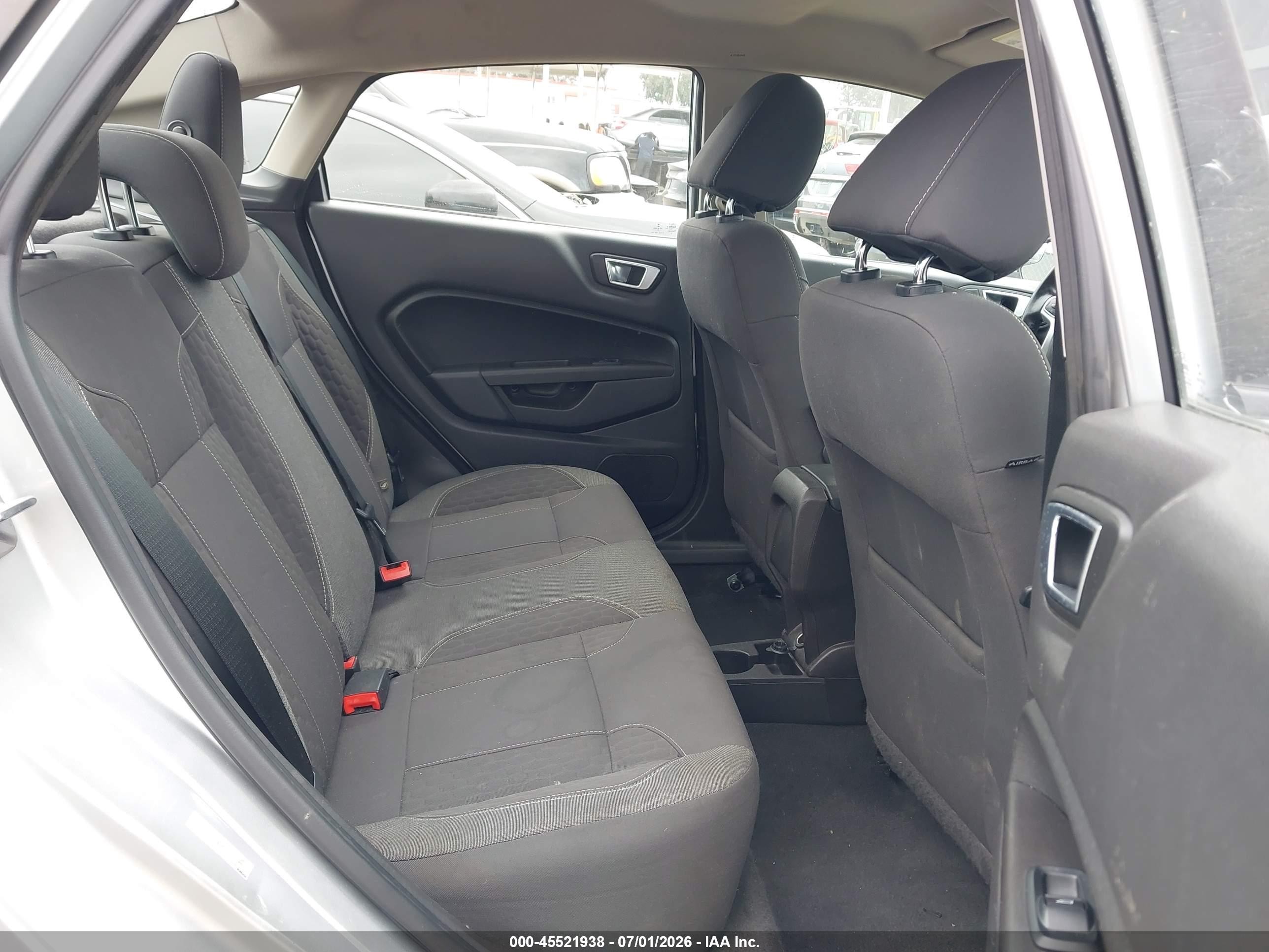 2015 Ford Fiesta Se Silver vin: 3FADP4BJ3FM129632
