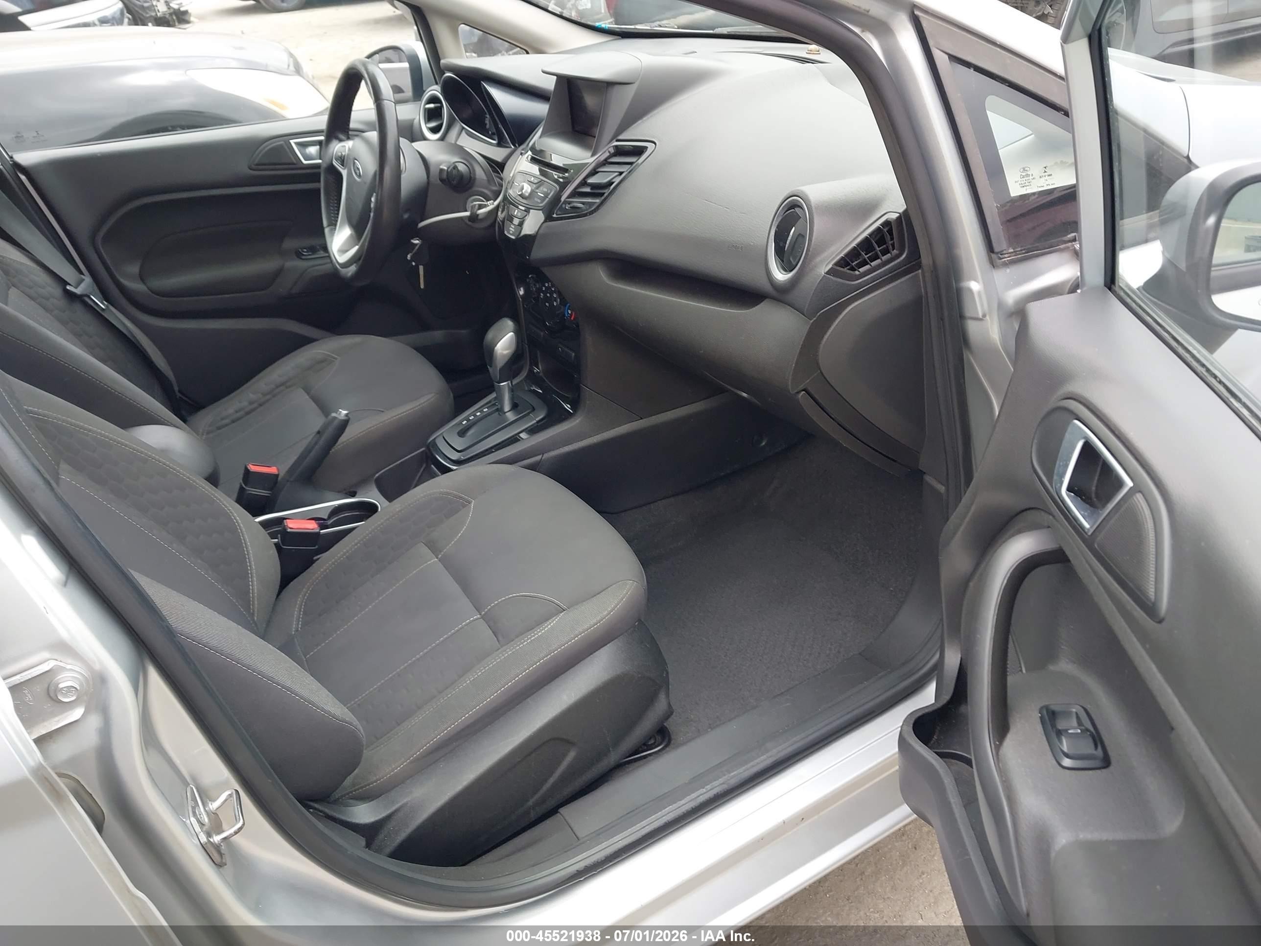 2015 Ford Fiesta Se Silver vin: 3FADP4BJ3FM129632