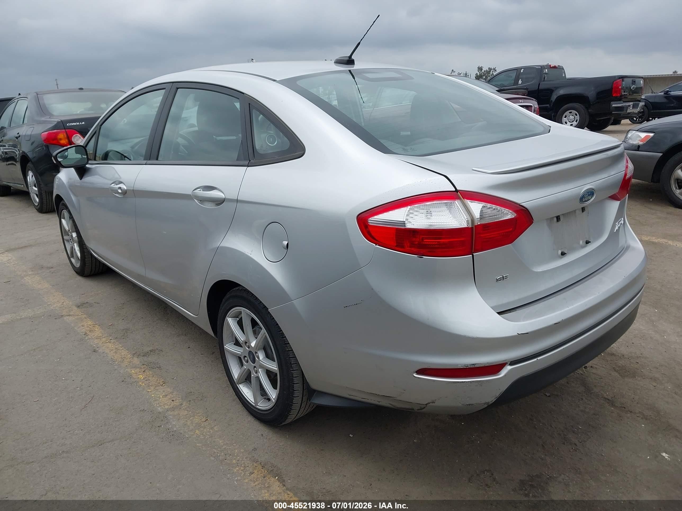 2015 Ford Fiesta Se Silver vin: 3FADP4BJ3FM129632