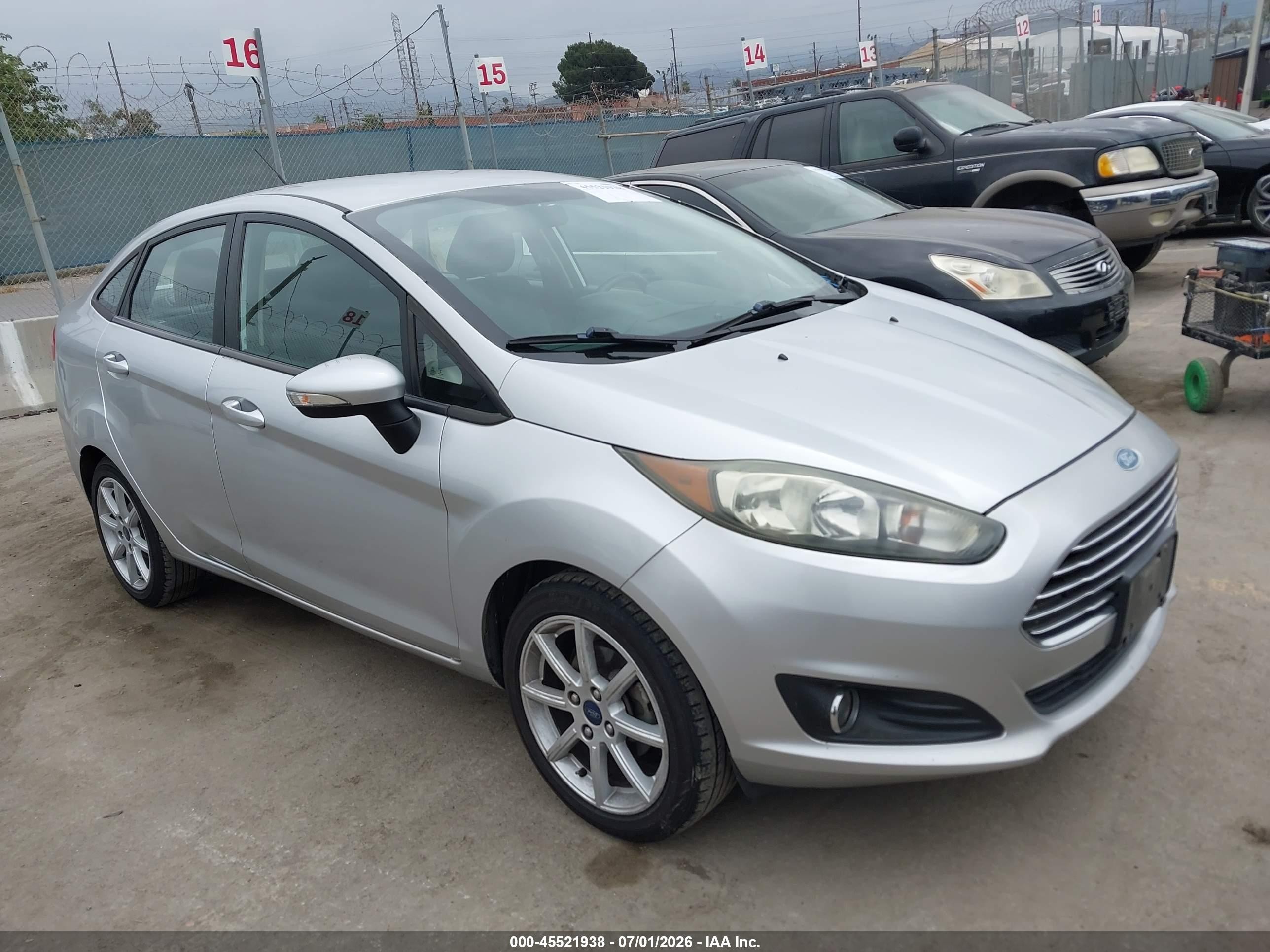2015 Ford Fiesta Se Silver vin: 3FADP4BJ3FM129632