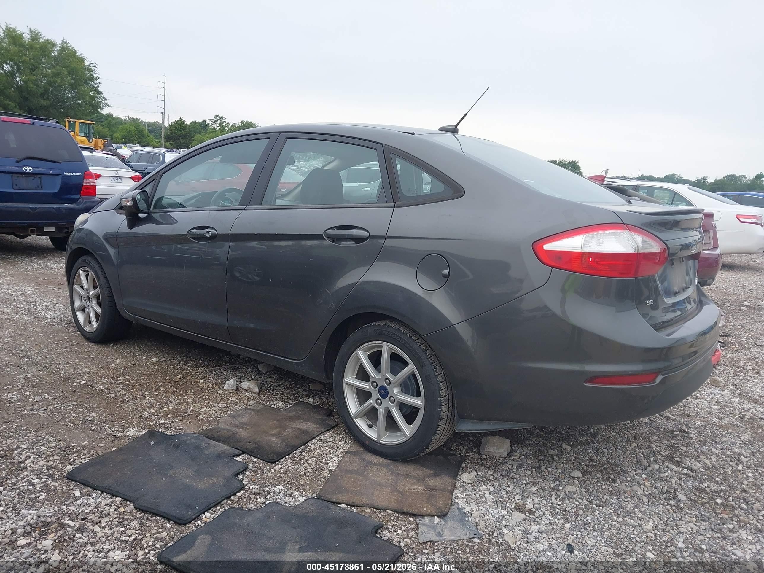 2015 Ford Fiesta Se Gray vin: 3FADP4BJ3FM200568
