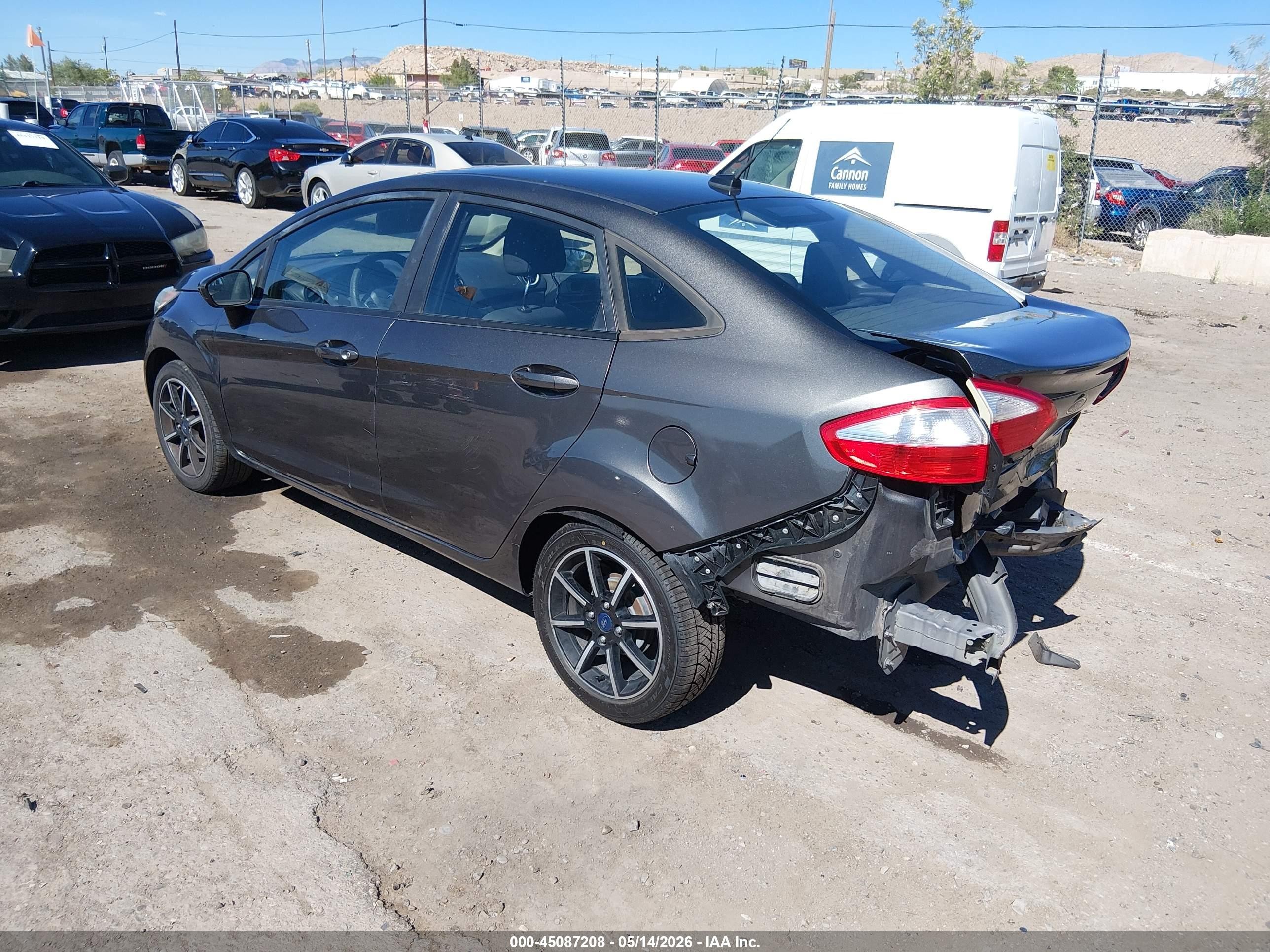 2018 Ford Fiesta Se Gray vin: 3FADP4BJ3JM104867