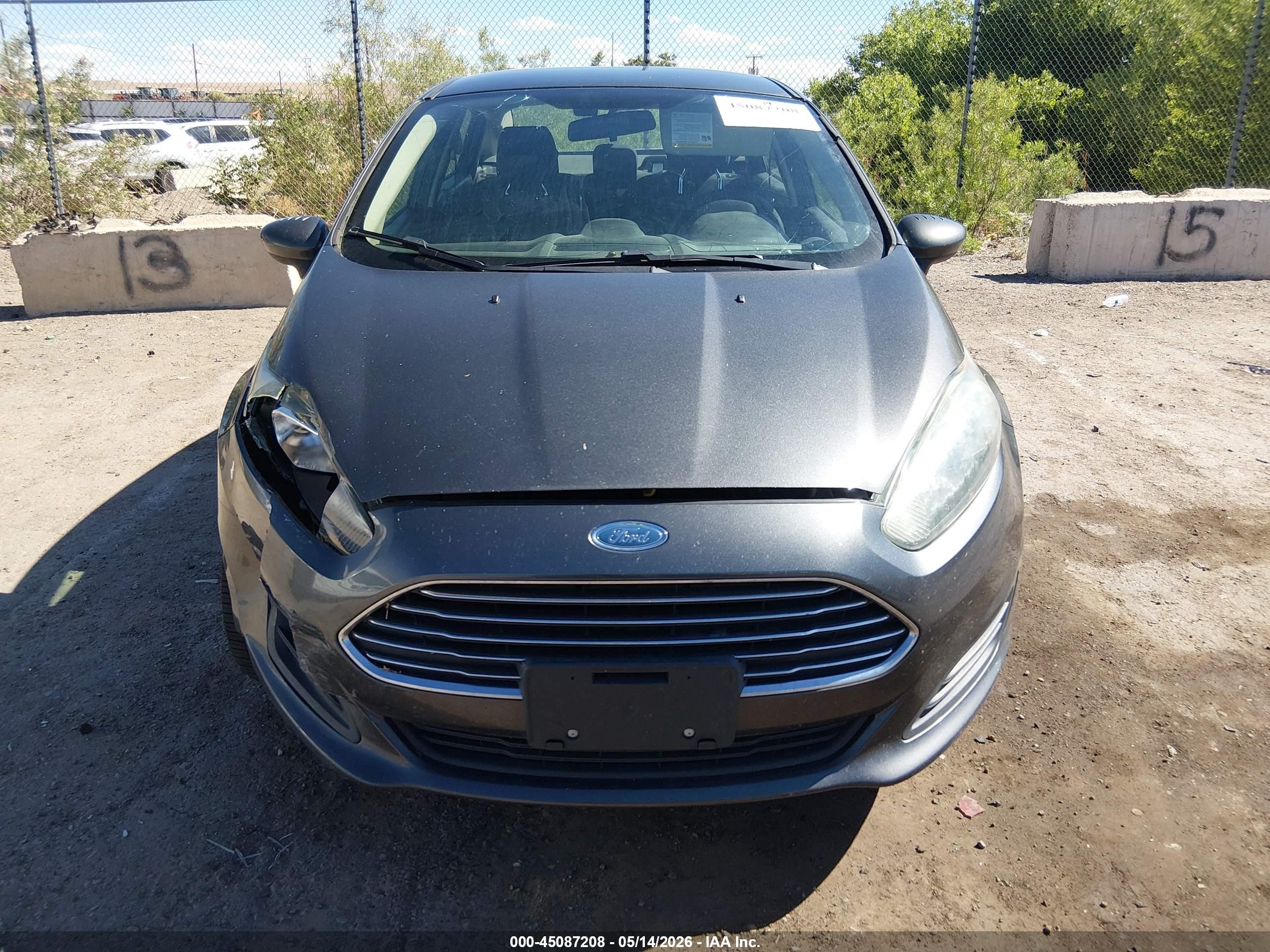 2018 Ford Fiesta Se Gray vin: 3FADP4BJ3JM104867