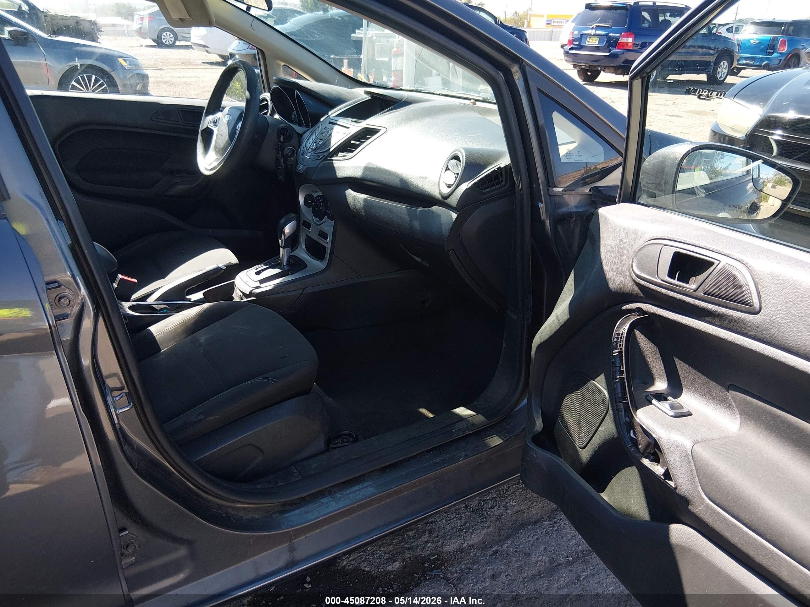 2018 Ford Fiesta Se Gray vin: 3FADP4BJ3JM104867