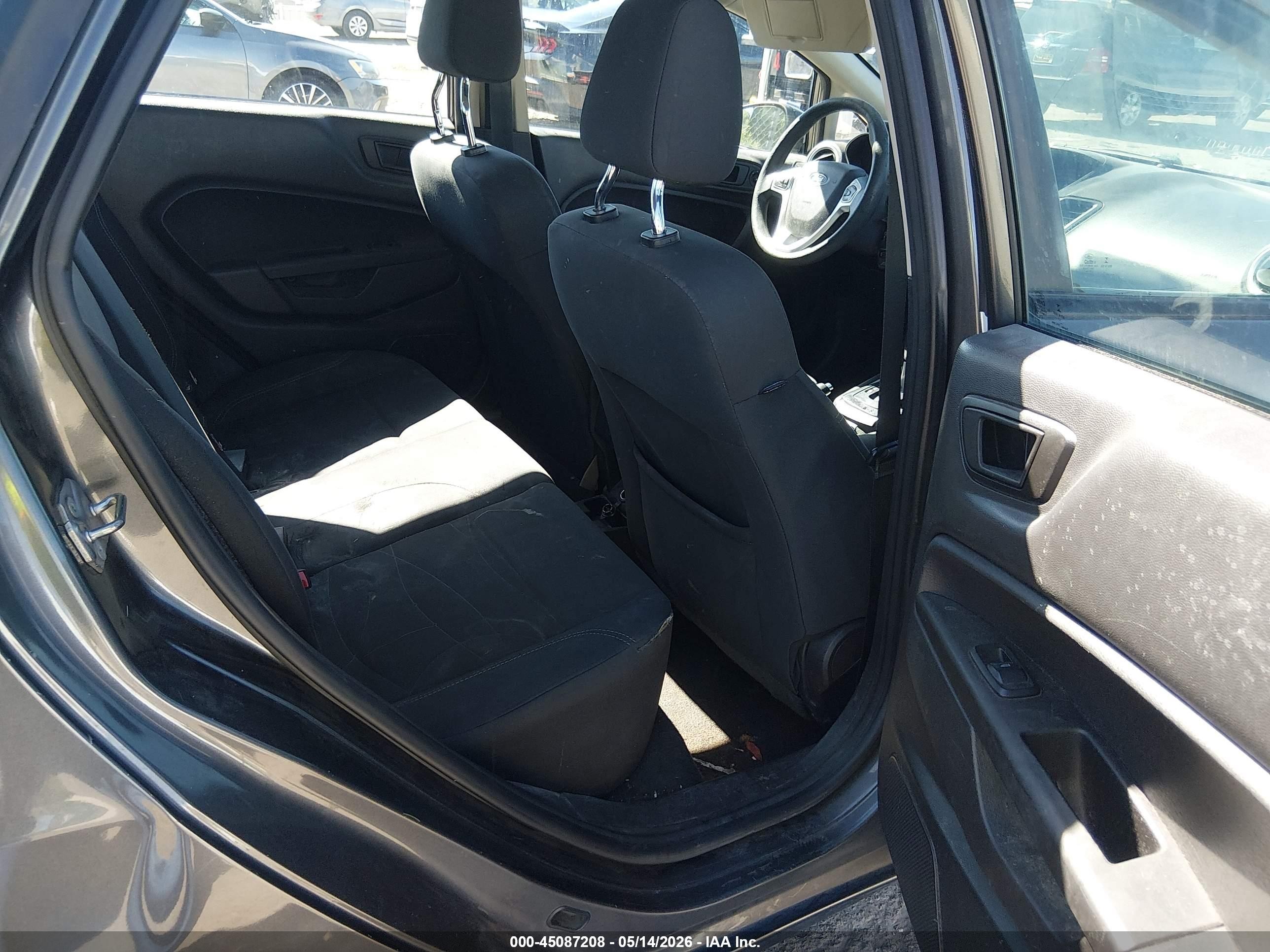 2018 Ford Fiesta Se Gray vin: 3FADP4BJ3JM104867