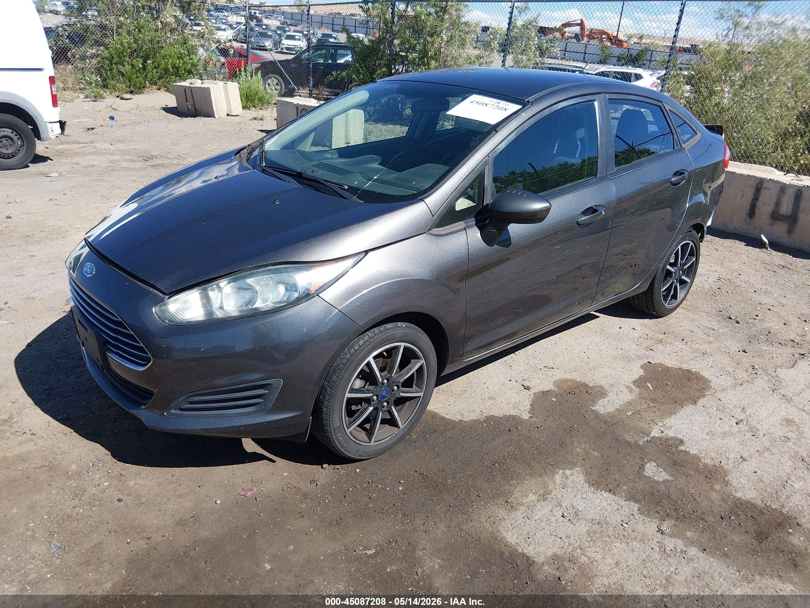 2018 Ford Fiesta Se Gray vin: 3FADP4BJ3JM104867