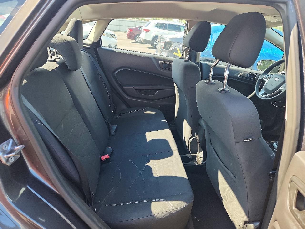 2018 Ford Fiesta Se Gray vin: 3FADP4BJ3JM125931