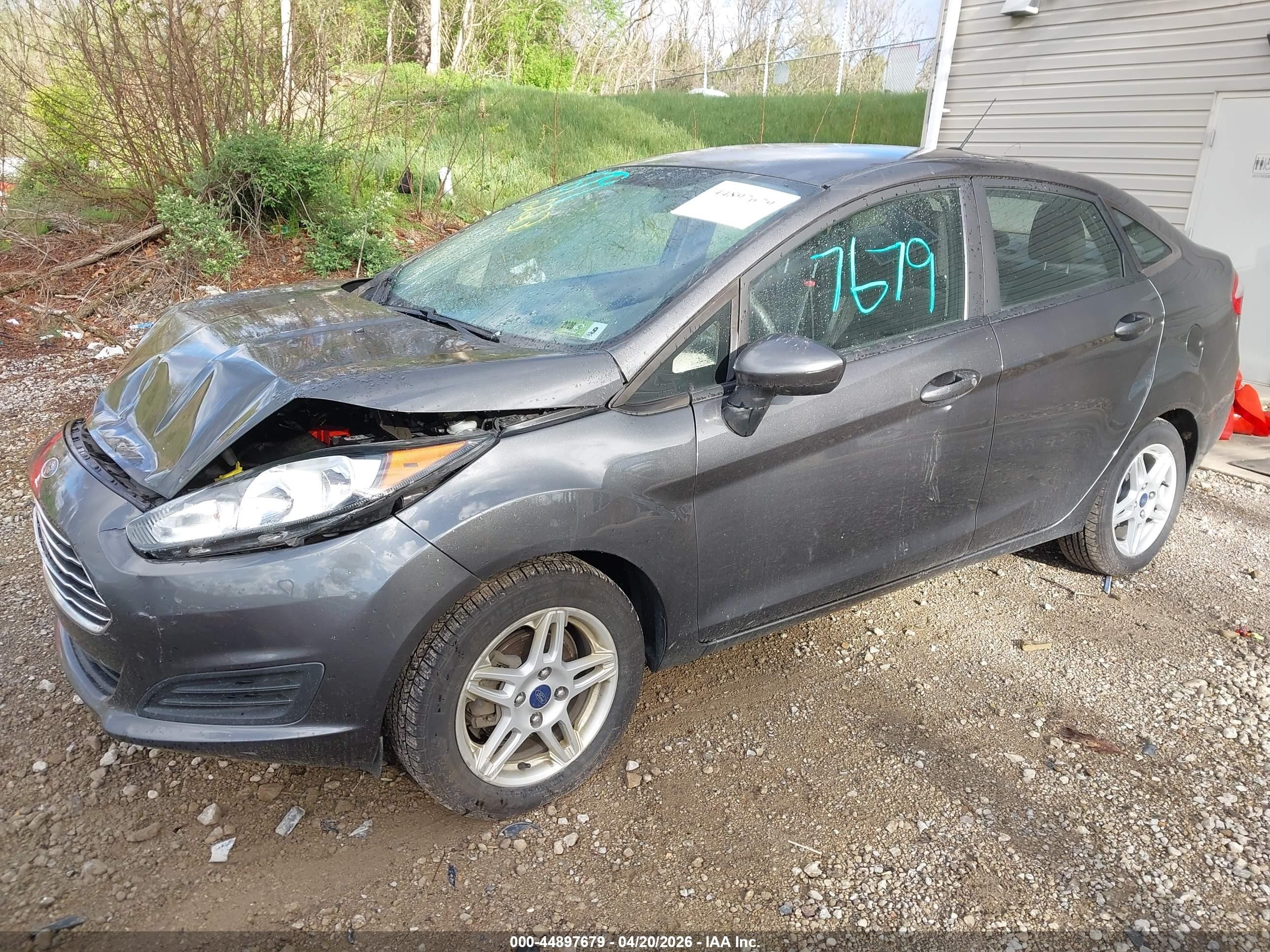 2018 Ford Fiesta Se Gray vin: 3FADP4BJ3JM126223