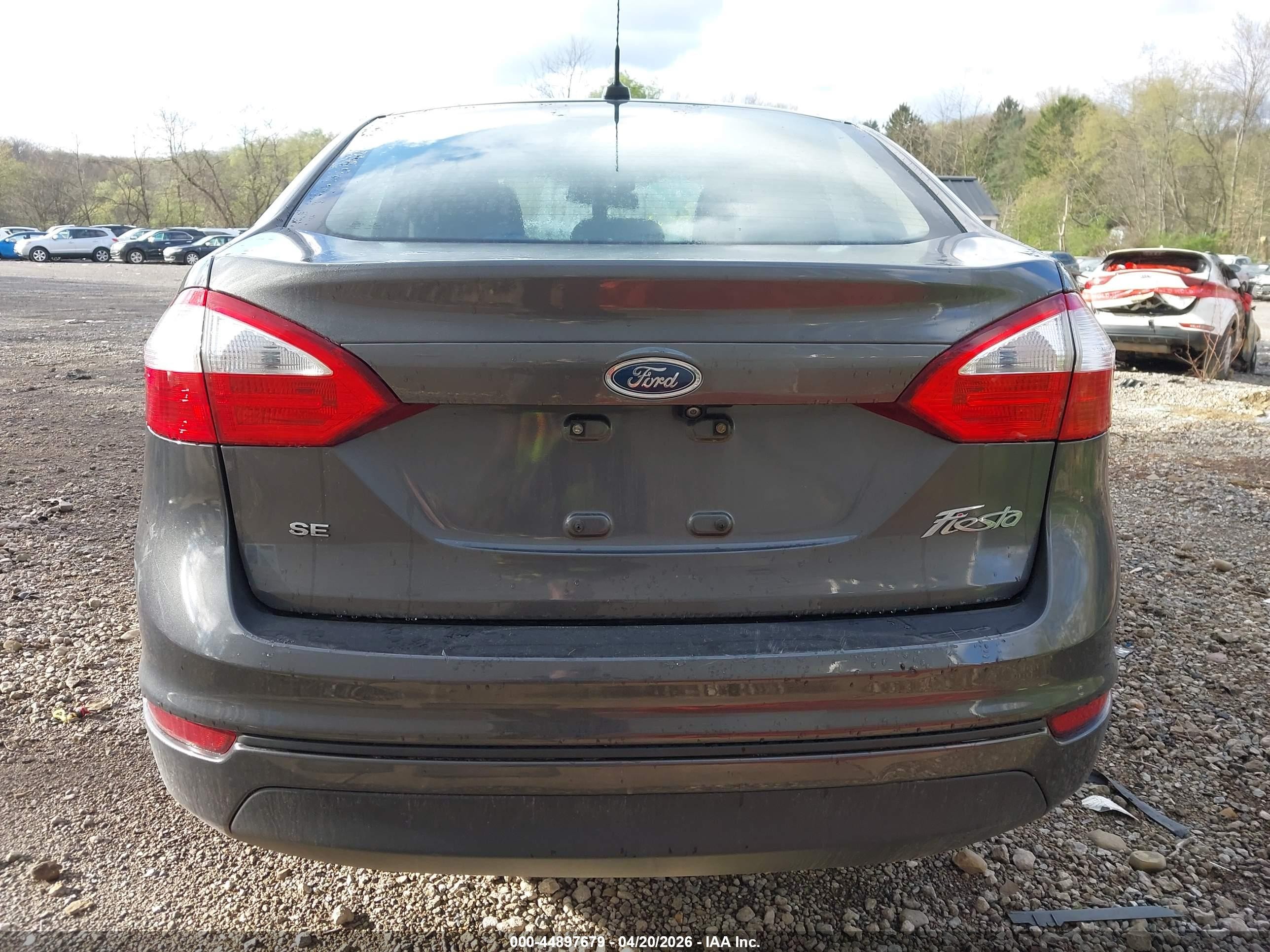 2018 Ford Fiesta Se Gray vin: 3FADP4BJ3JM126223
