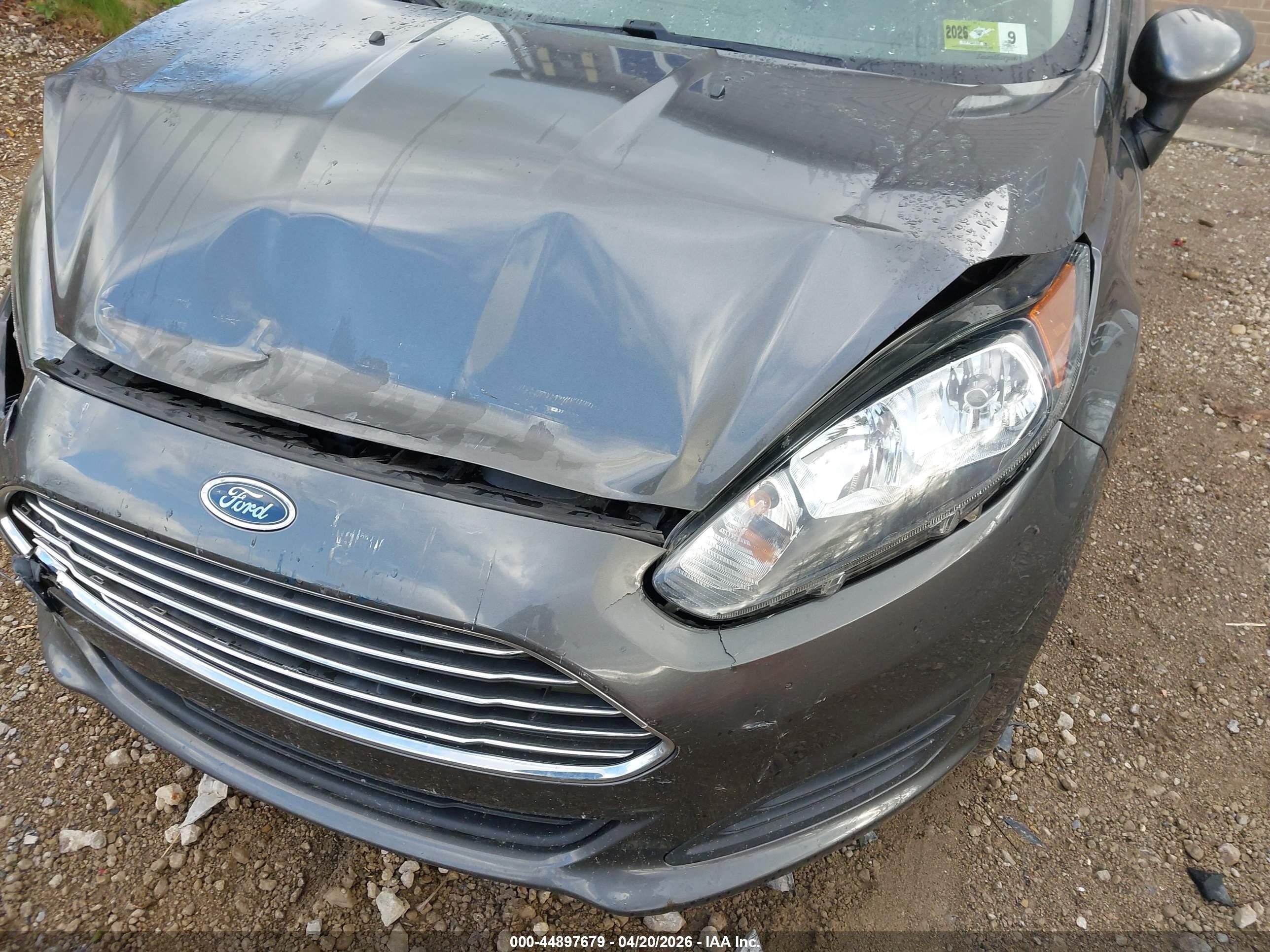 2018 Ford Fiesta Se Gray vin: 3FADP4BJ3JM126223