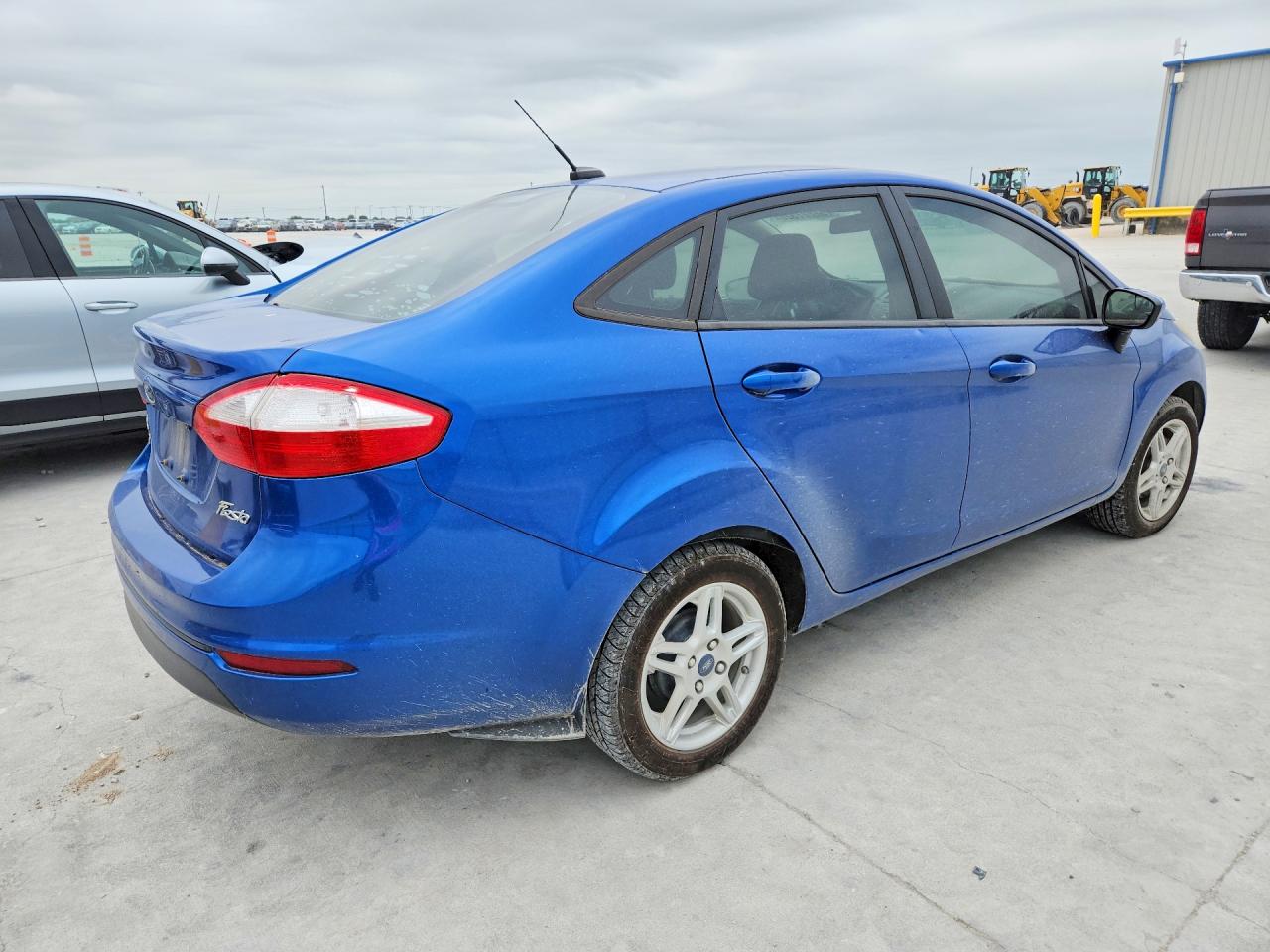 2018 Ford Fiesta Se Blue vin: 3FADP4BJ3JM146567