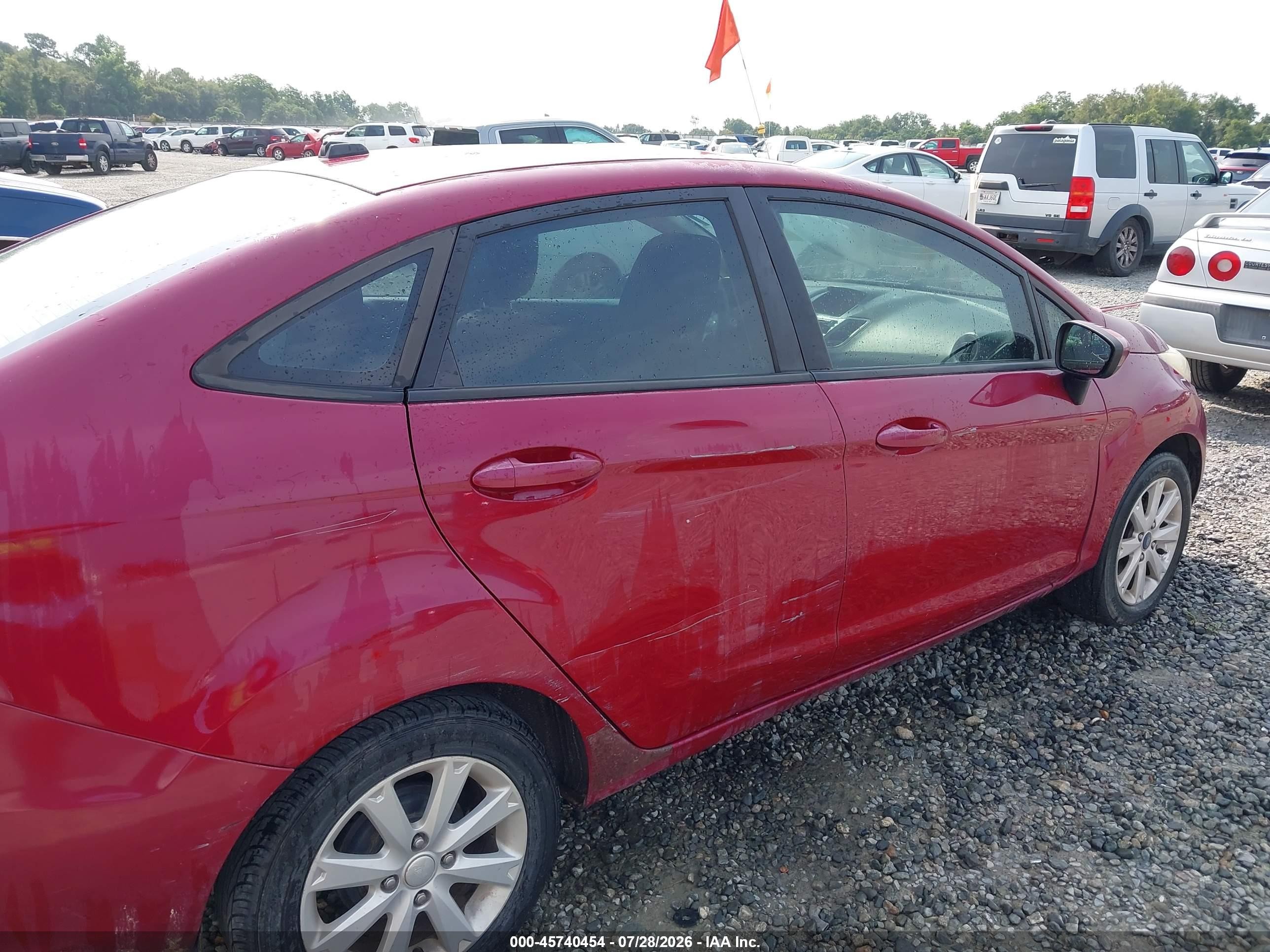 2011 Ford Fiesta Se Красный vin: 3FADP4BJ4BM153139