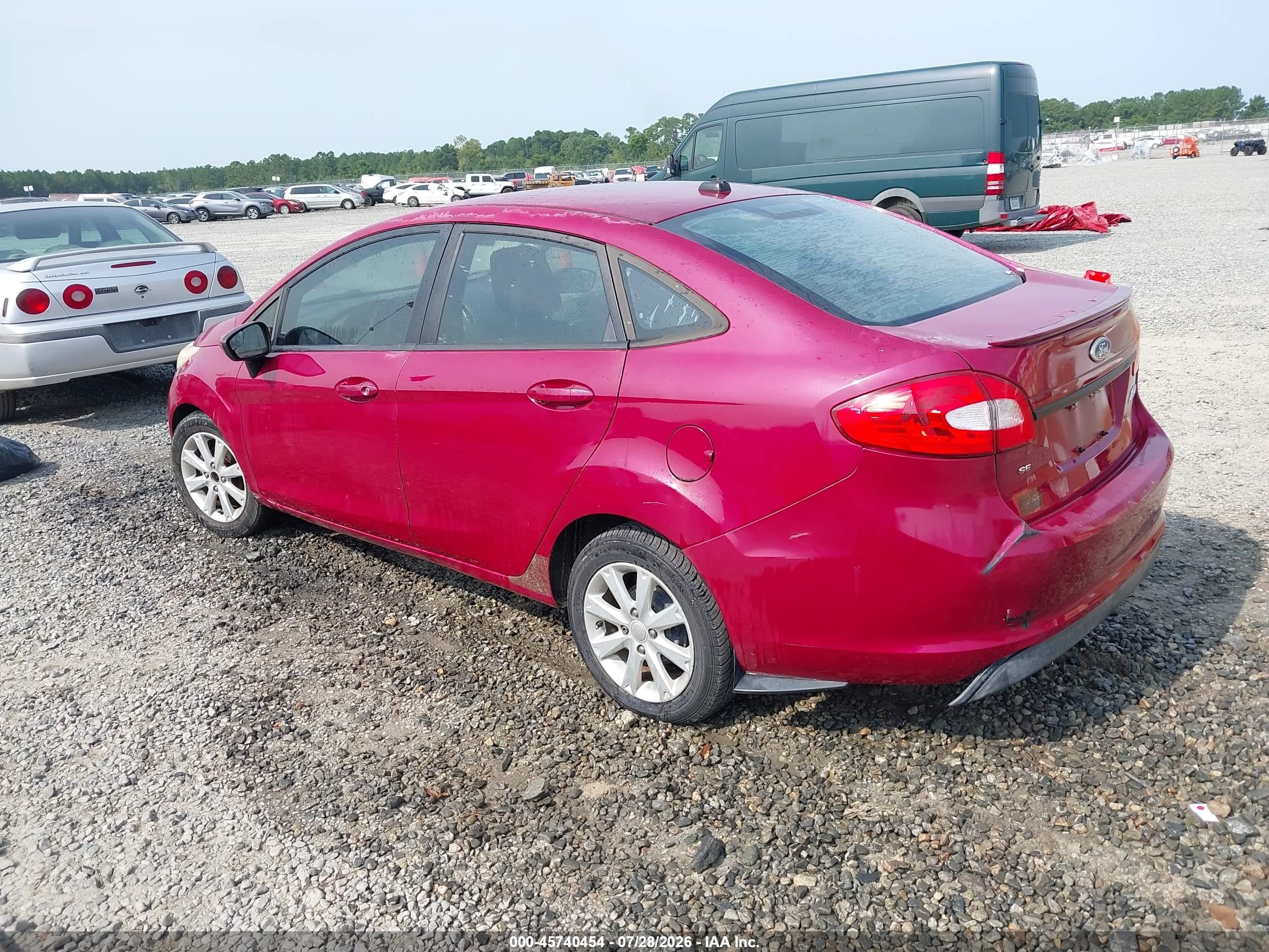 2011 Ford Fiesta Se Красный vin: 3FADP4BJ4BM153139
