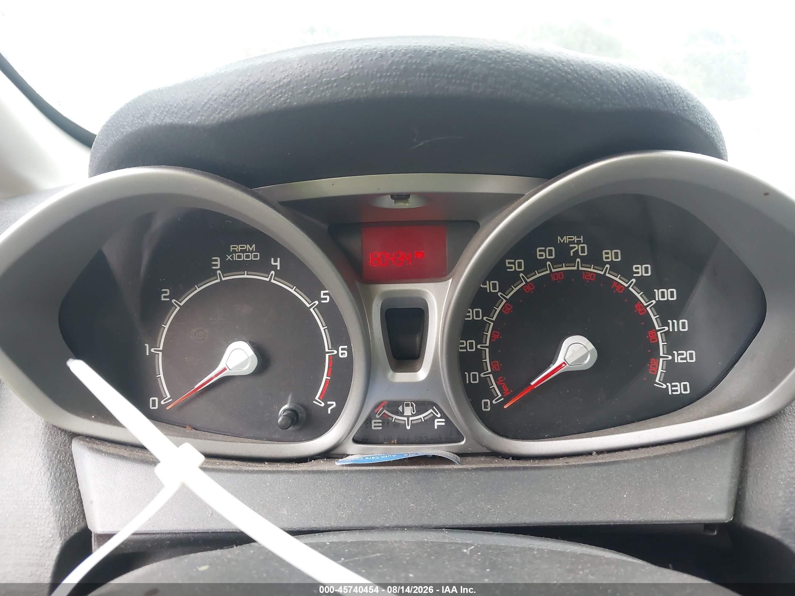 2011 Ford Fiesta Se Красный vin: 3FADP4BJ4BM153139