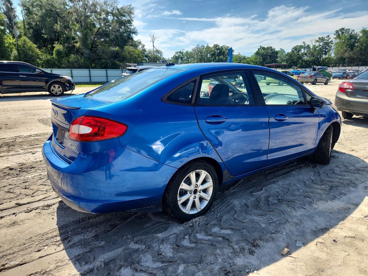 2011 Ford Fiesta Se Blue vin: 3FADP4BJ4BM174640