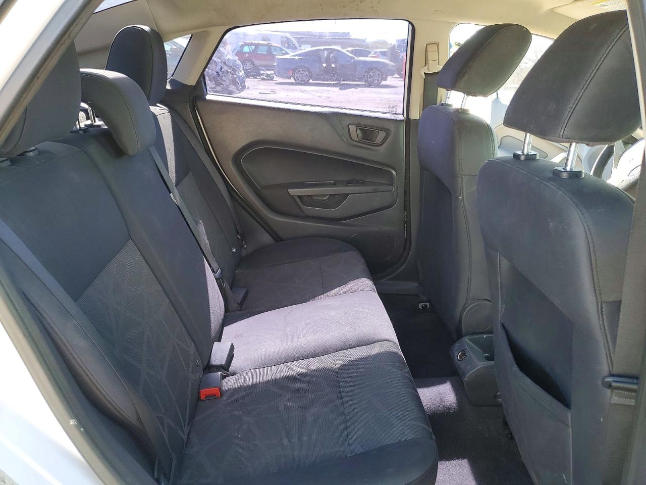 2012 Ford Fiesta Se White vin: 3FADP4BJ4CM105187