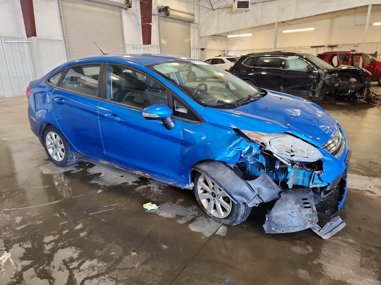 2013 Ford Fiesta Se Синий vin: 3FADP4BJ4DM123187