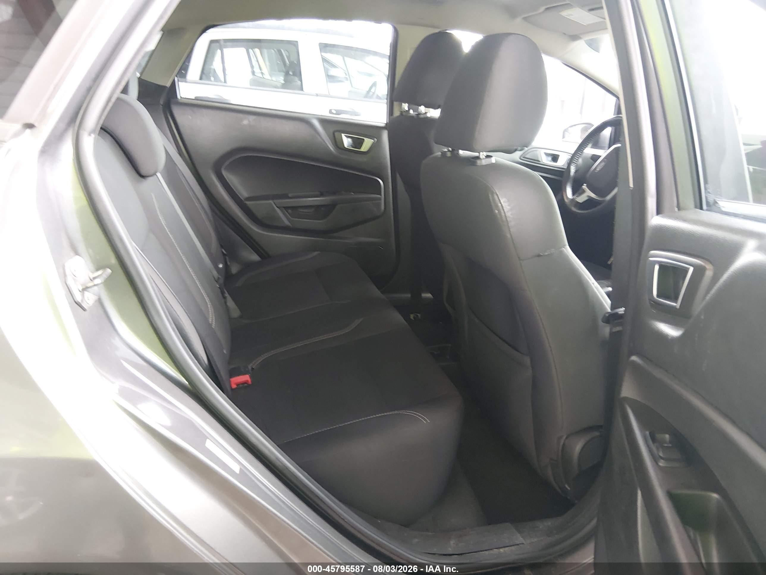 2014 Ford Fiesta Se Серый vin: 3FADP4BJ4EM120730
