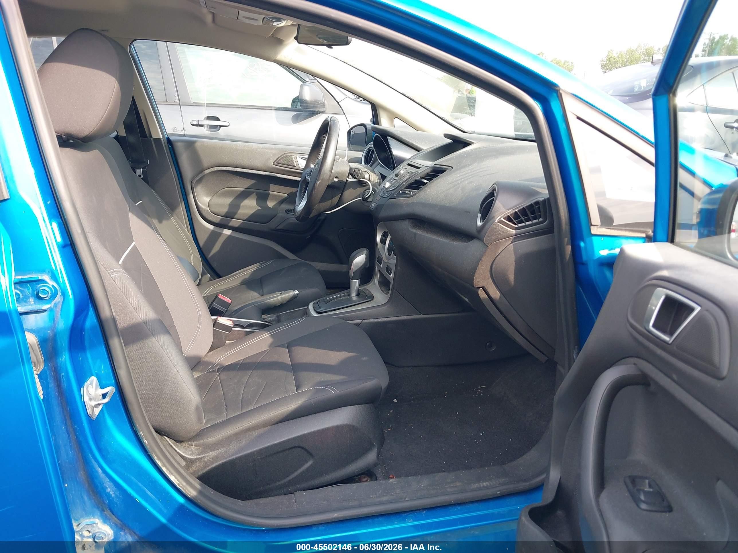 2014 Ford Fiesta Se Синий vin: 3FADP4BJ4EM182726