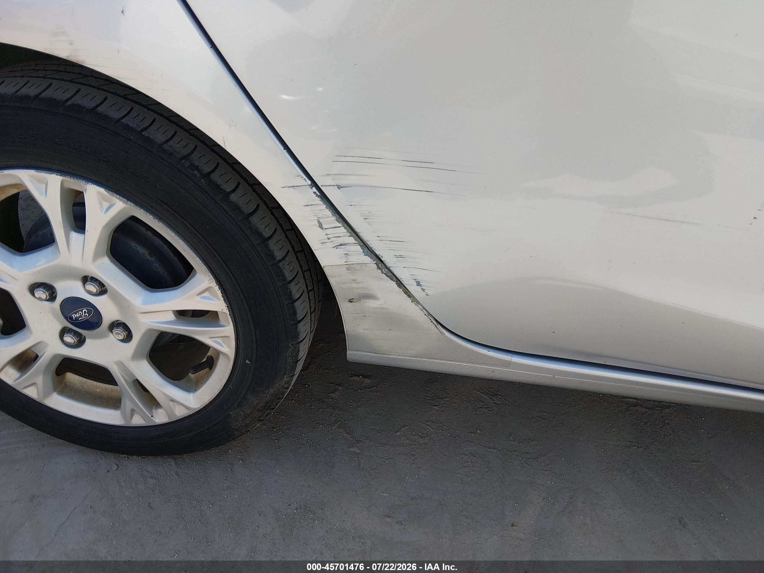 2014 Ford Fiesta Se Серебряный vin: 3FADP4BJ4EM239782