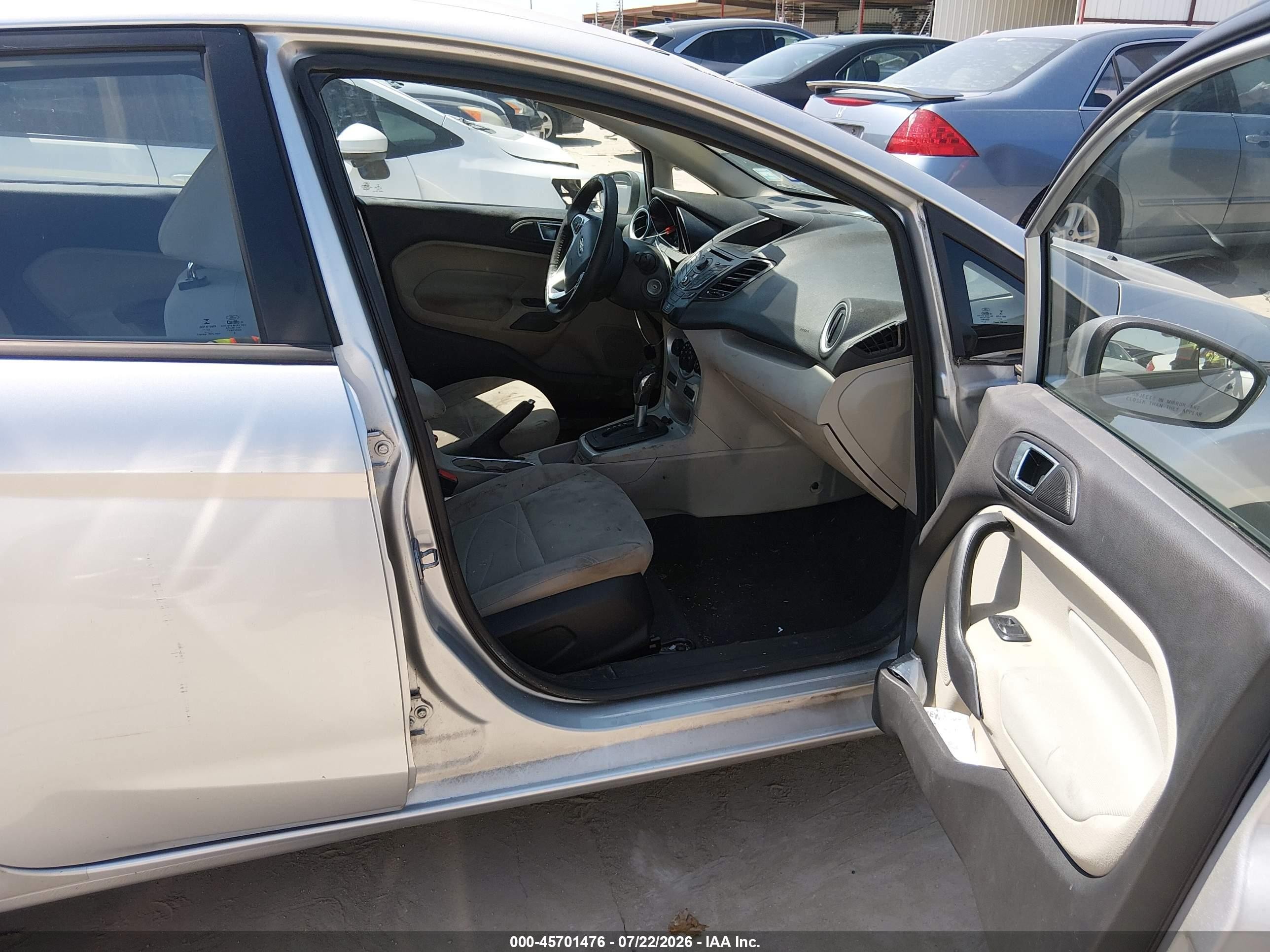 2014 Ford Fiesta Se Серебряный vin: 3FADP4BJ4EM239782
