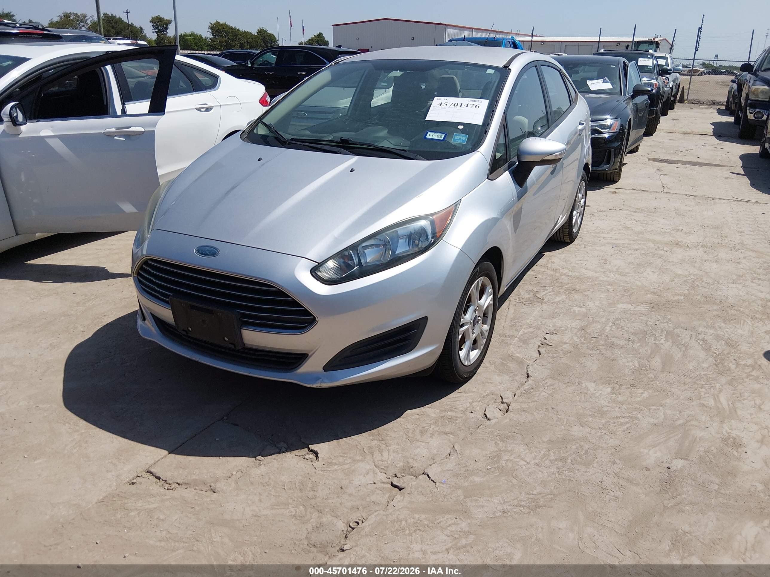 2014 Ford Fiesta Se Серебряный vin: 3FADP4BJ4EM239782