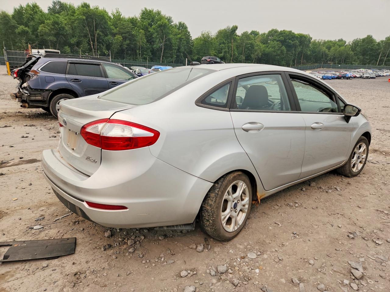 2015 Ford Fiesta Se Silver vin: 3FADP4BJ4FM122639