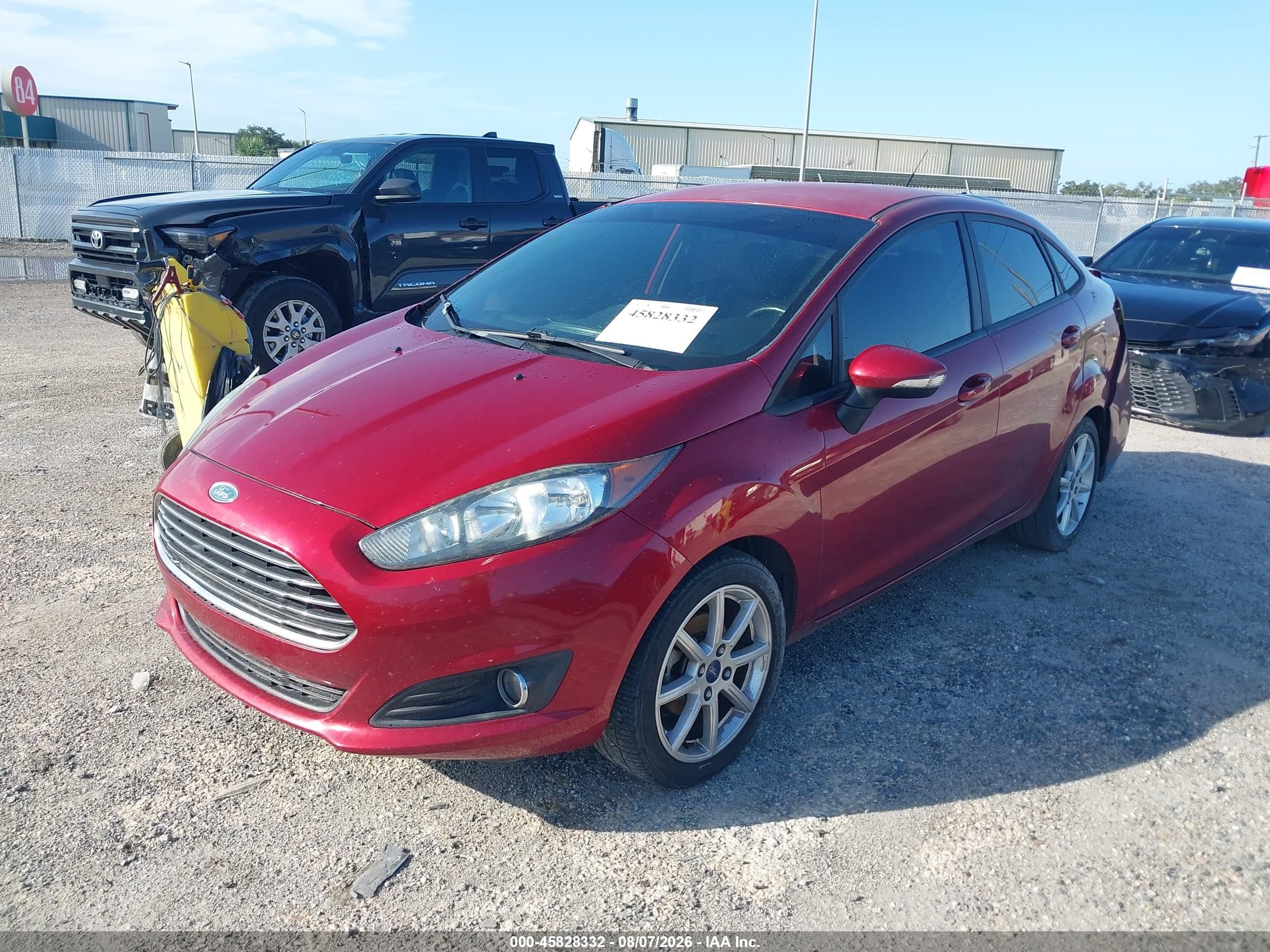 2015 Ford Fiesta Se Красный vin: 3FADP4BJ4FM126044