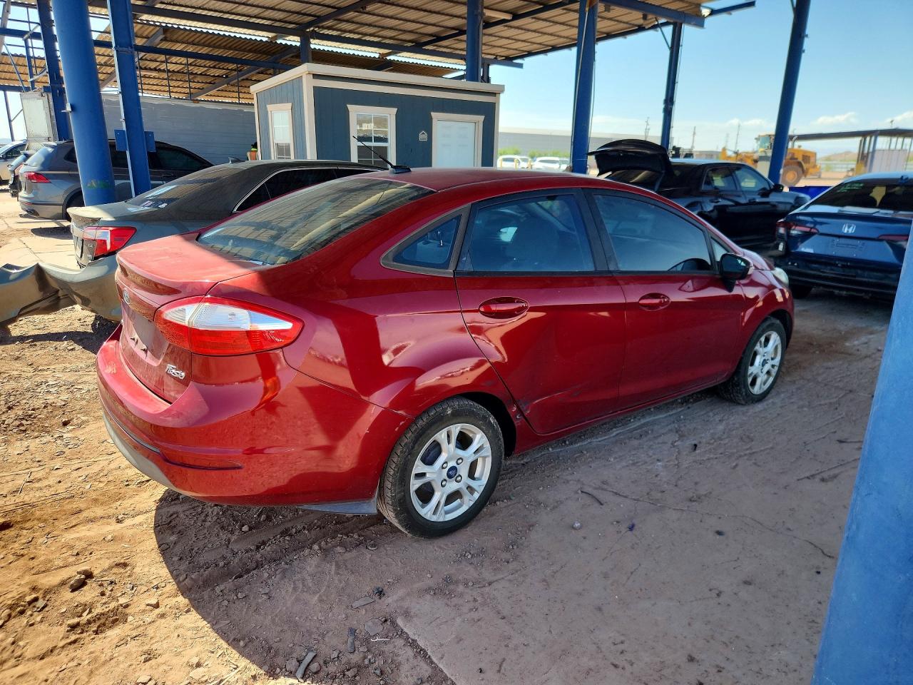 2015 Ford Fiesta Se Red vin: 3FADP4BJ4FM146360