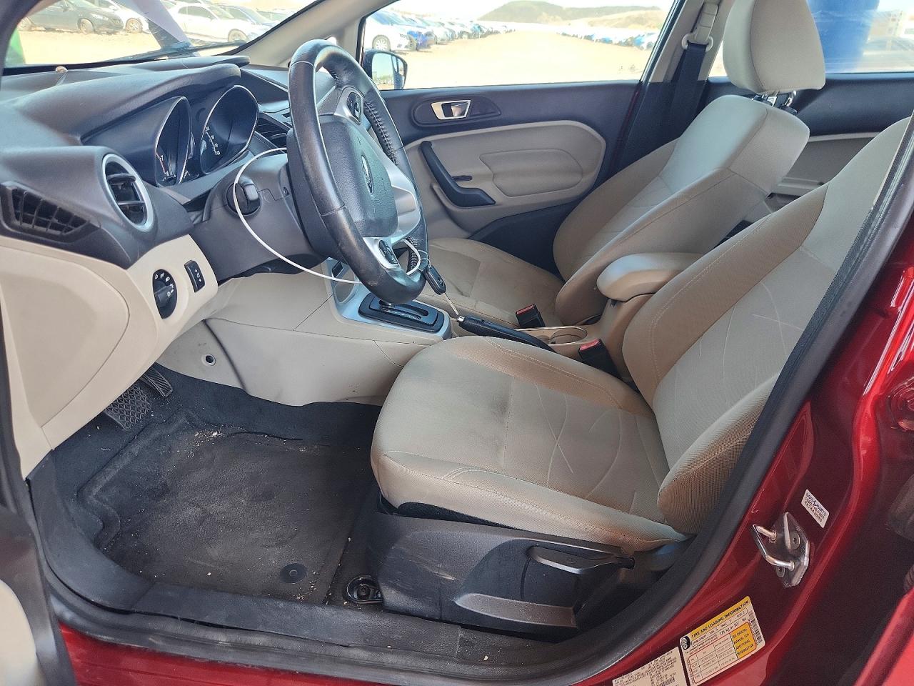 2015 Ford Fiesta Se Red vin: 3FADP4BJ4FM146360